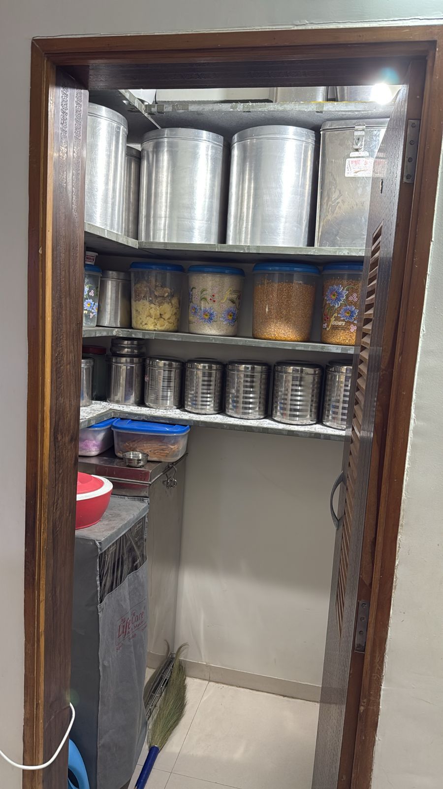 2 BHK 144 Sq. Yrd. Residential Flat / Appartment for Sell in Chankyapuri Ahmedabad - Media 9