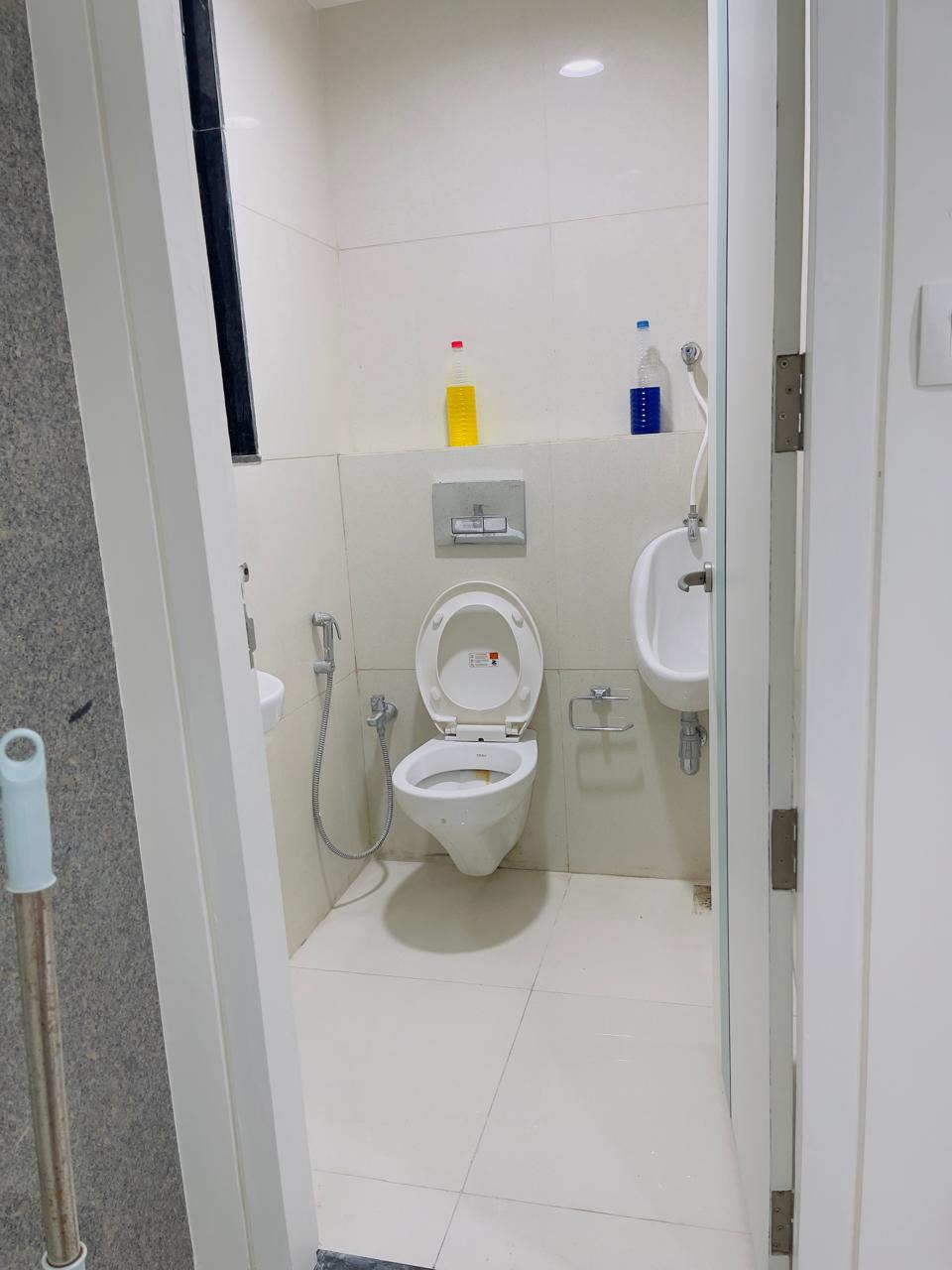 981 Sq. Ft. Commercial Office for Sell in Gota Ahmedabad - Media 3
