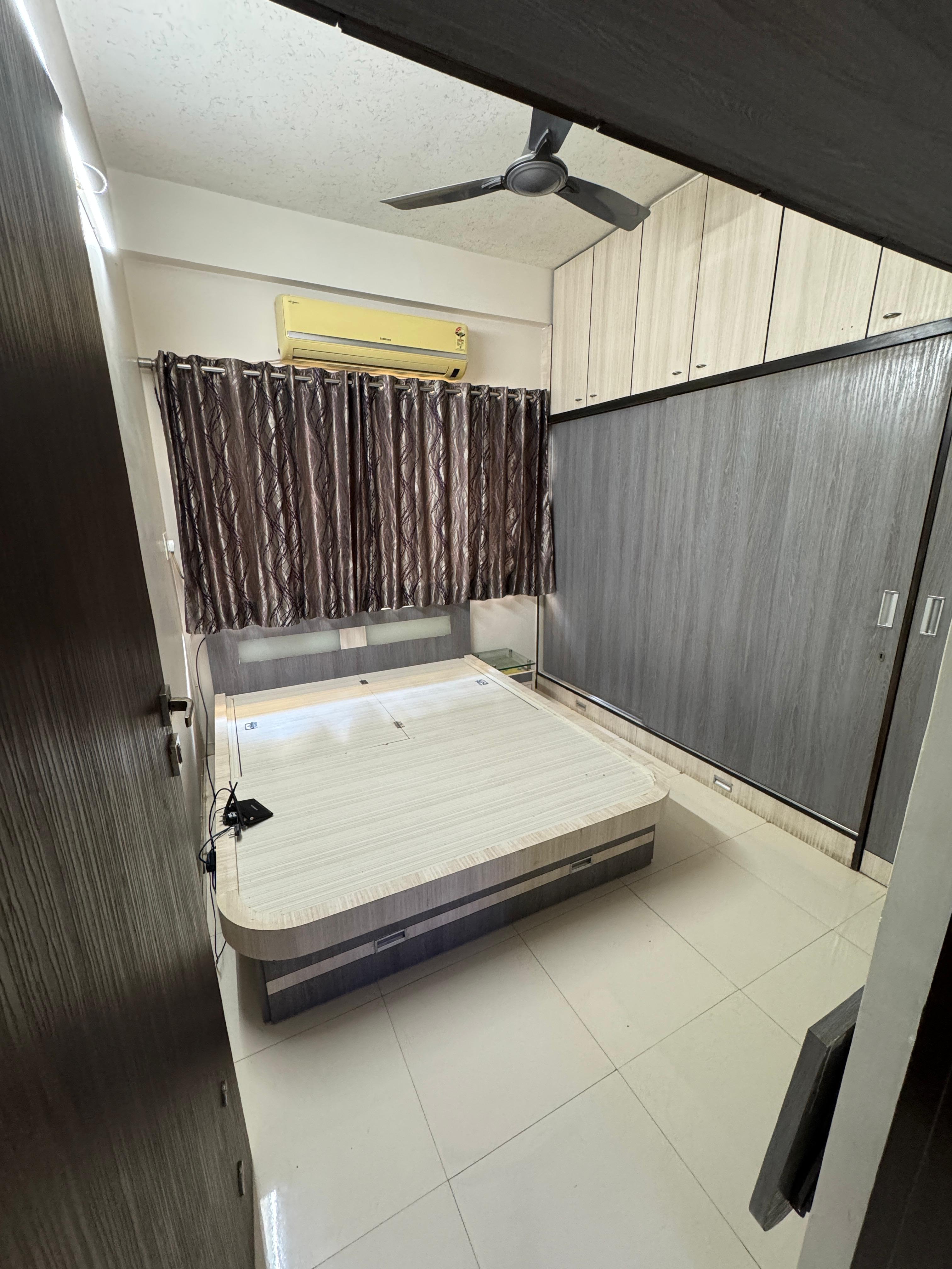 2 BHK 1089 Sq. Ft. Residential Penthouse for Sell in Vandematram Ahmedabad - Media 15
