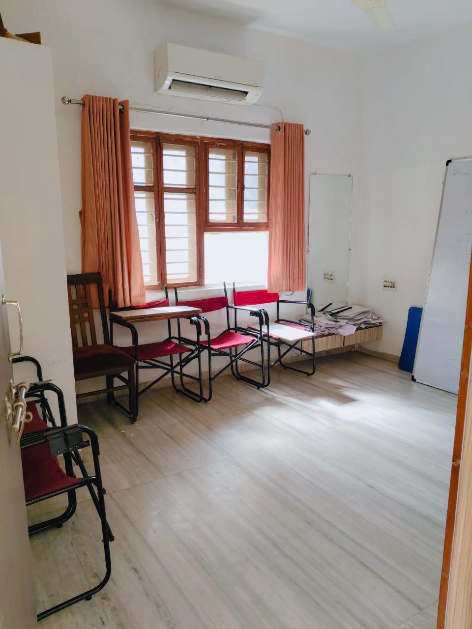 3 BHK 235 Sq. Yrd. Residential Bunglow / Villa for Sell in Chankyapuri Ahmedabad - Media 4