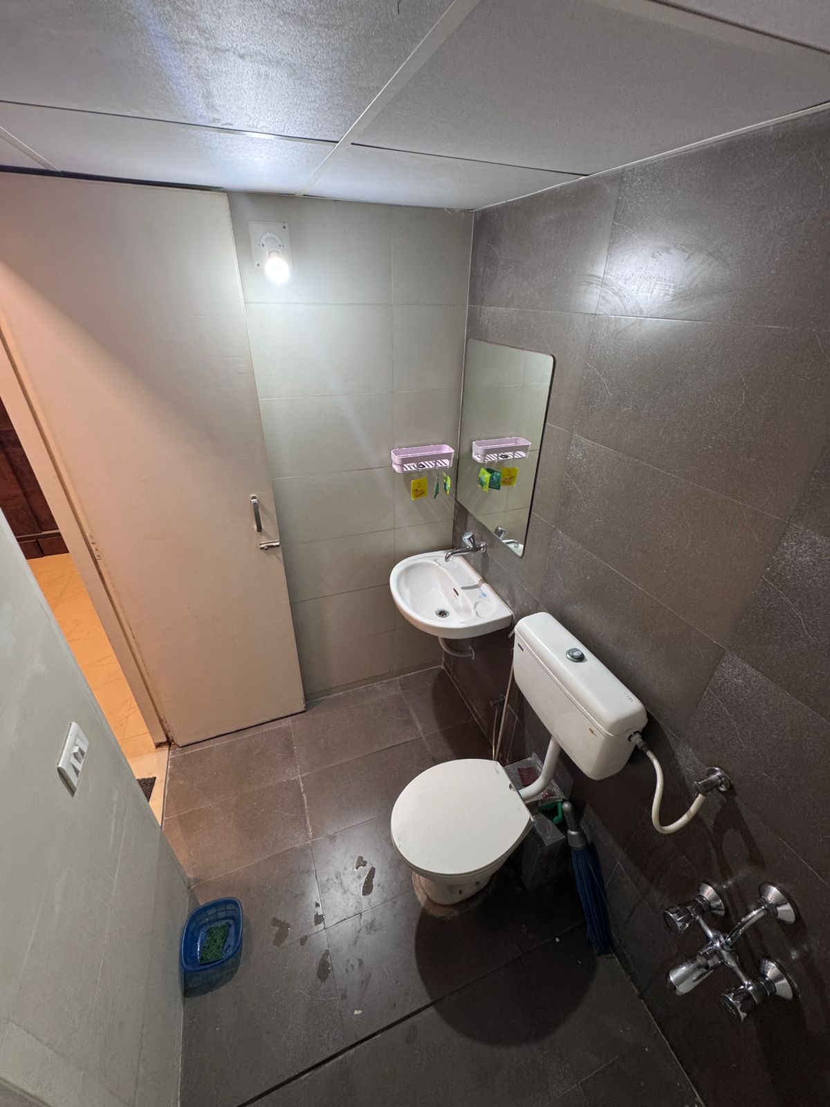 3 BHK 1730 Sq. Ft. Residential Flat / Appartment for Sell in Jagatpur Ahmedabad - Media 13