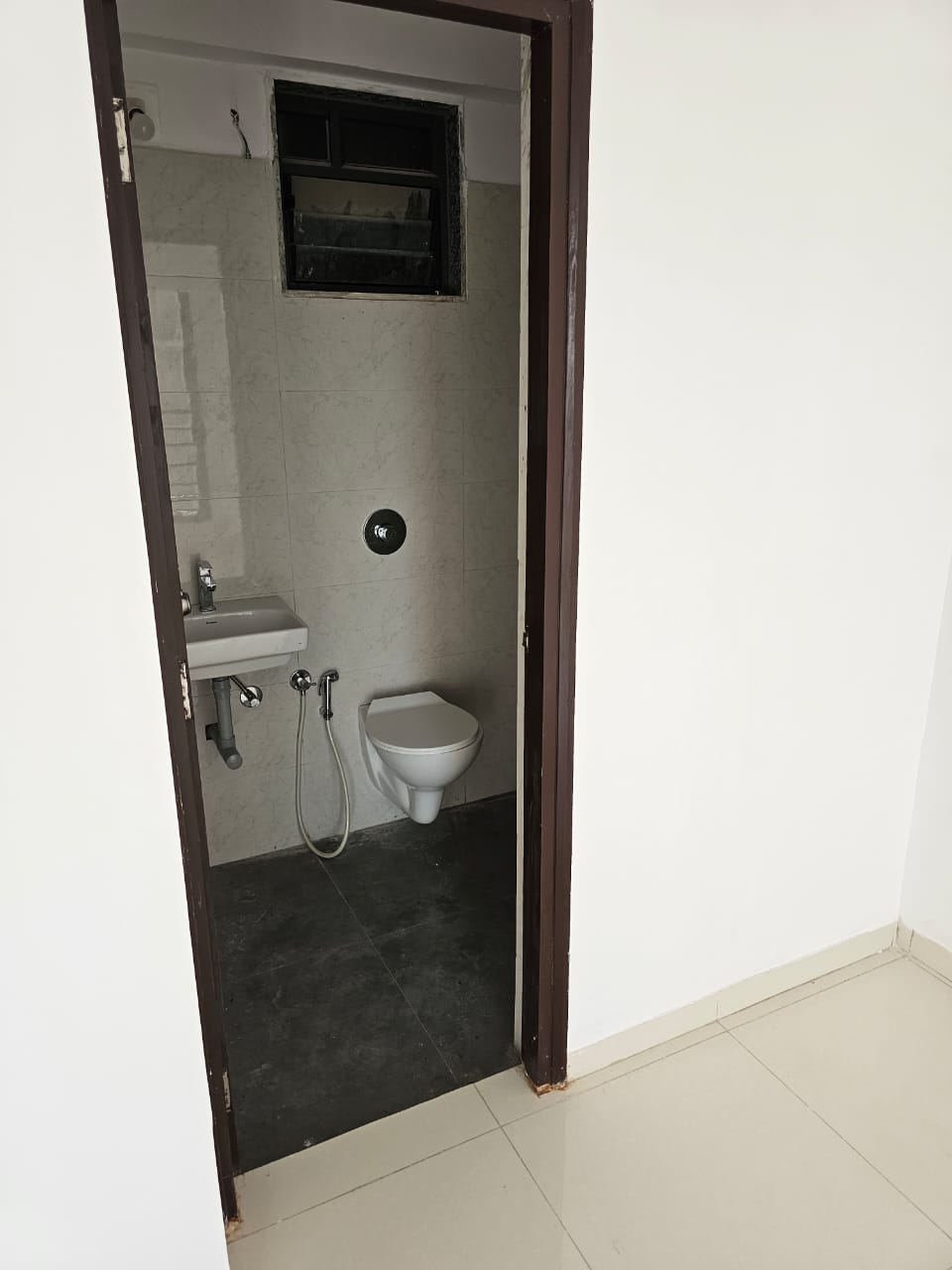 3 BHK 1550 Sq. Ft. Residential Flat / Appartment for Rent in Shilaj Ahmedabad - Media 5