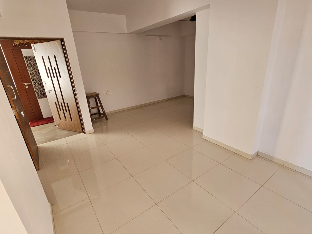 3 BHK 1550 Sq. Ft. Residential Flat / Appartment for Rent in Shilaj Ahmedabad - Media 8