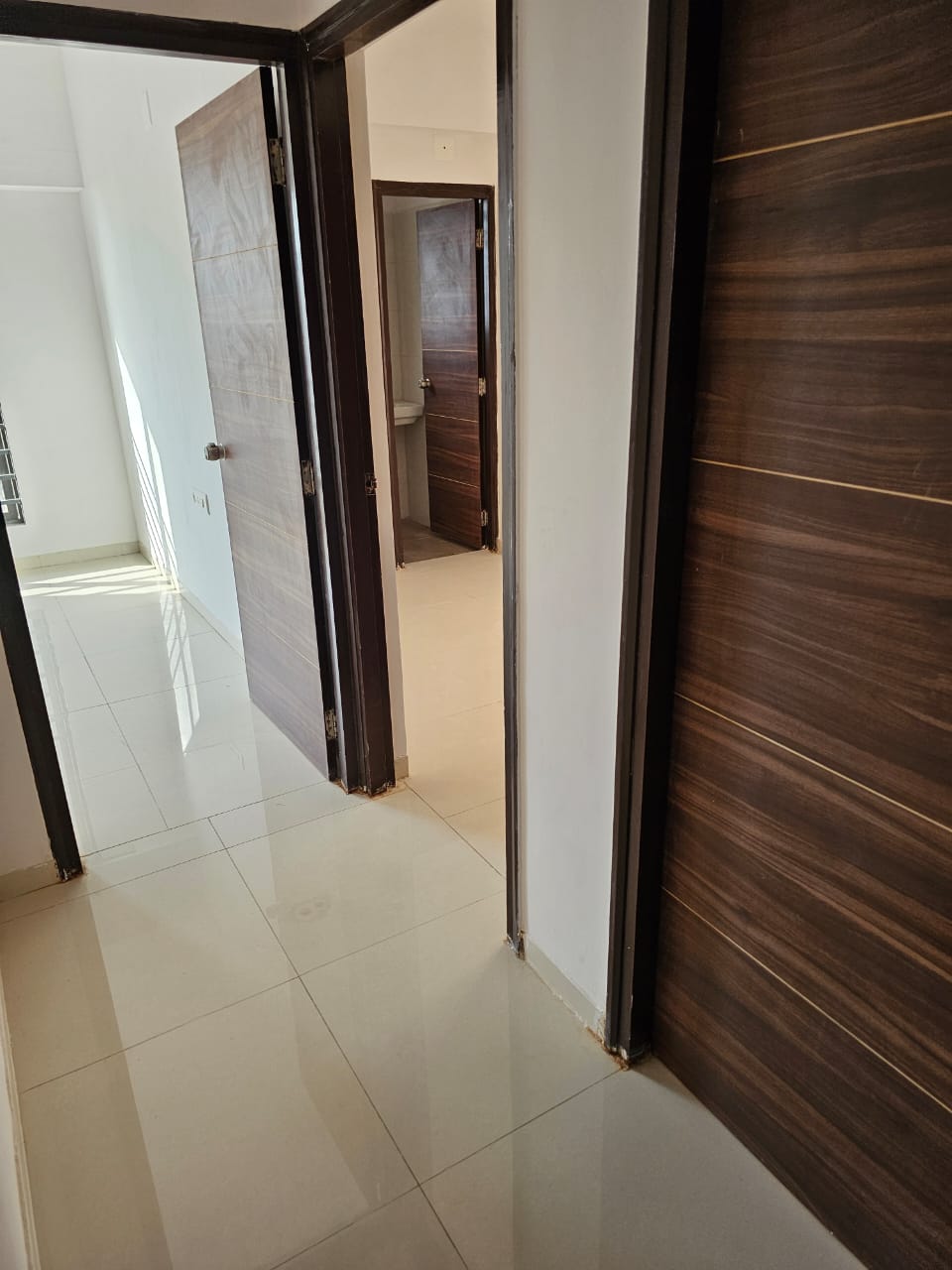 3 BHK 1550 Sq. Ft. Residential Flat / Appartment for Rent in Shilaj Ahmedabad - Media 17