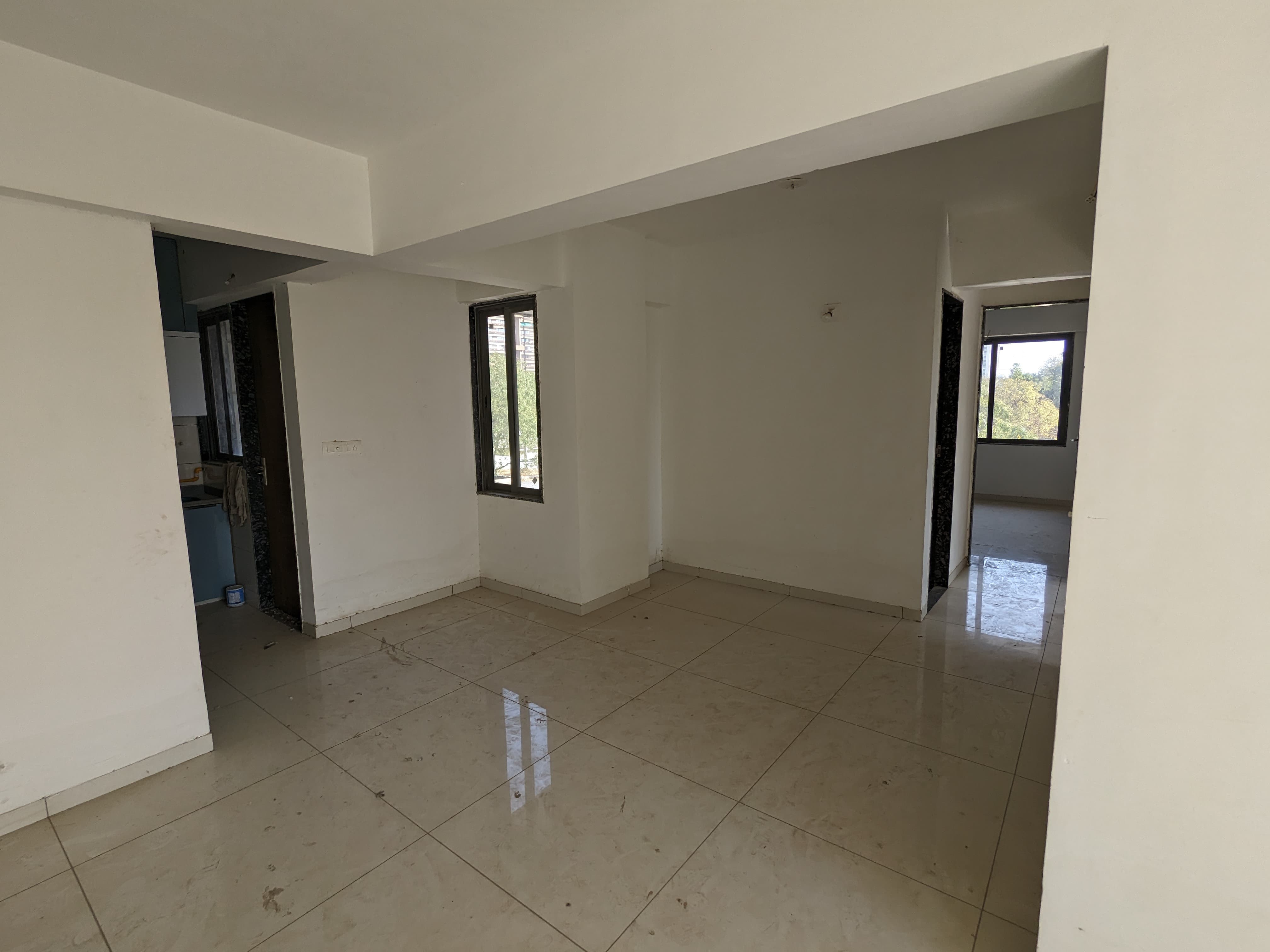 3 BHK 1737 Sq. Ft. Residential Flat / Appartment for Rent in Vaishnodevi Ahmedabad - Media 2