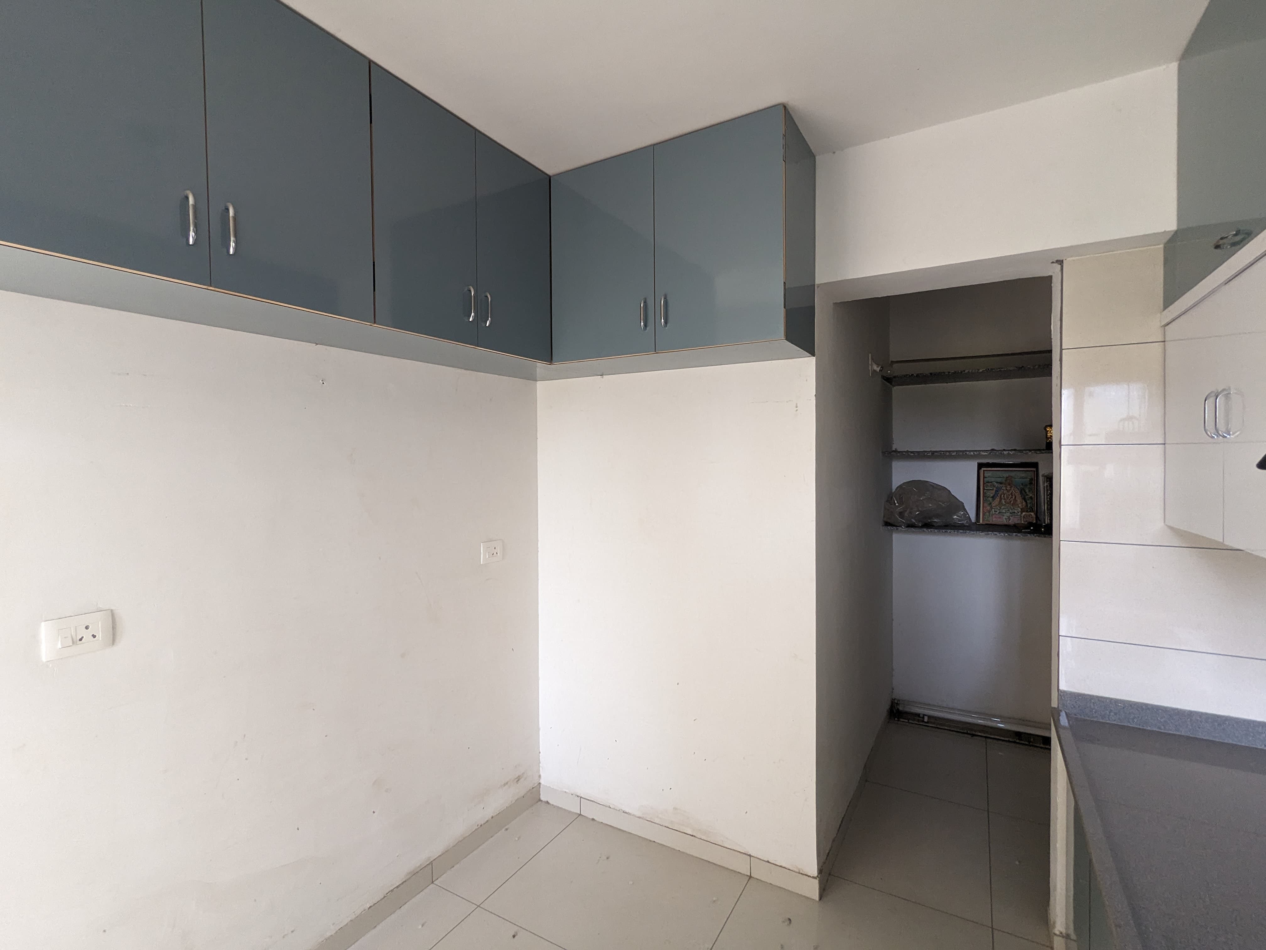 3 BHK 1737 Sq. Ft. Residential Flat / Appartment for Rent in Vaishnodevi Ahmedabad