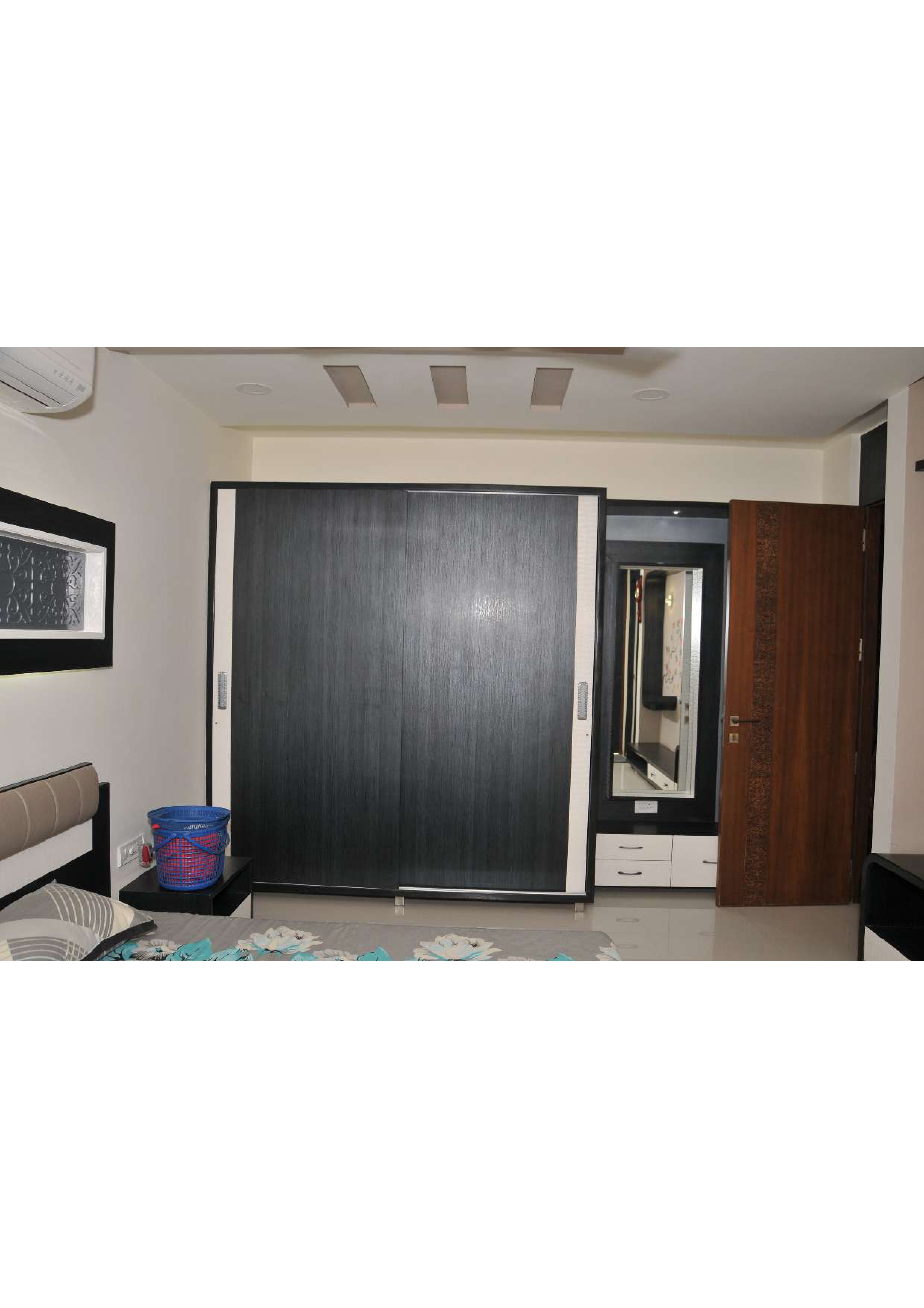 5 BHK 486 Sq. Yrd. Residential Bunglow / Villa for Sell in Sola Ahmedabad - Media 8