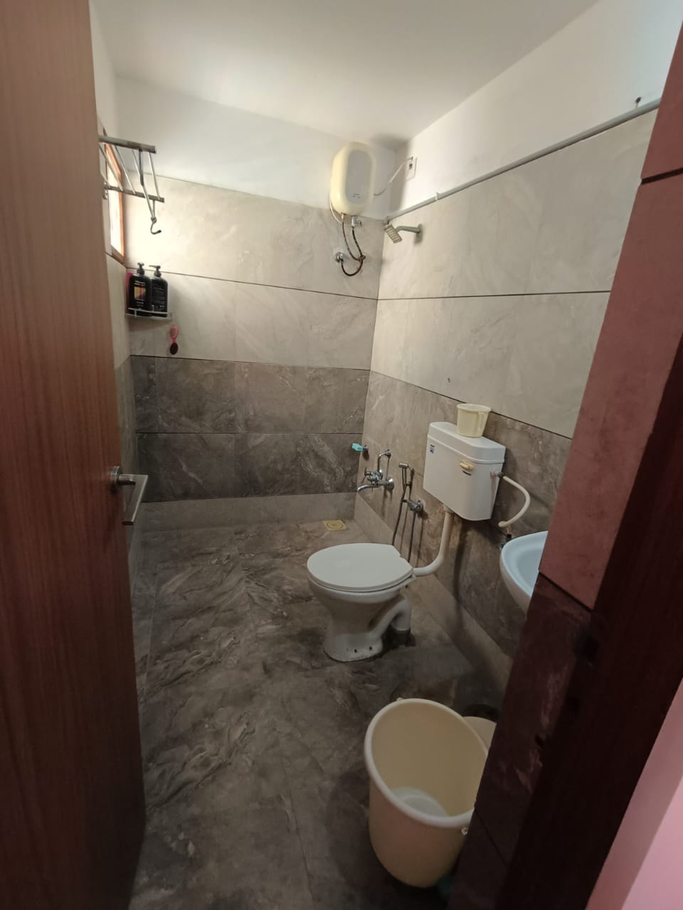 2 BHK 130 Sq. Yrd. Residential Flat / Appartment for Sell in Gota Ahmedabad - Media 18