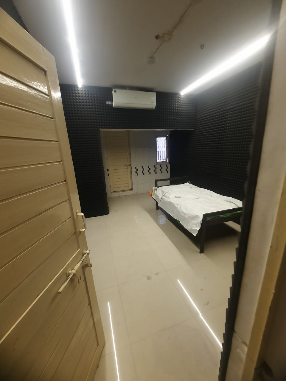 2 BHK 1700 Sq. Ft. Residential Tenament for Rent in Bodakdev Ahmedabad - Media 9