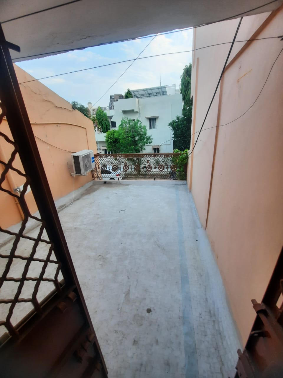 2 BHK 1700 Sq. Ft. Residential Tenament for Rent in Bodakdev Ahmedabad - Media 7
