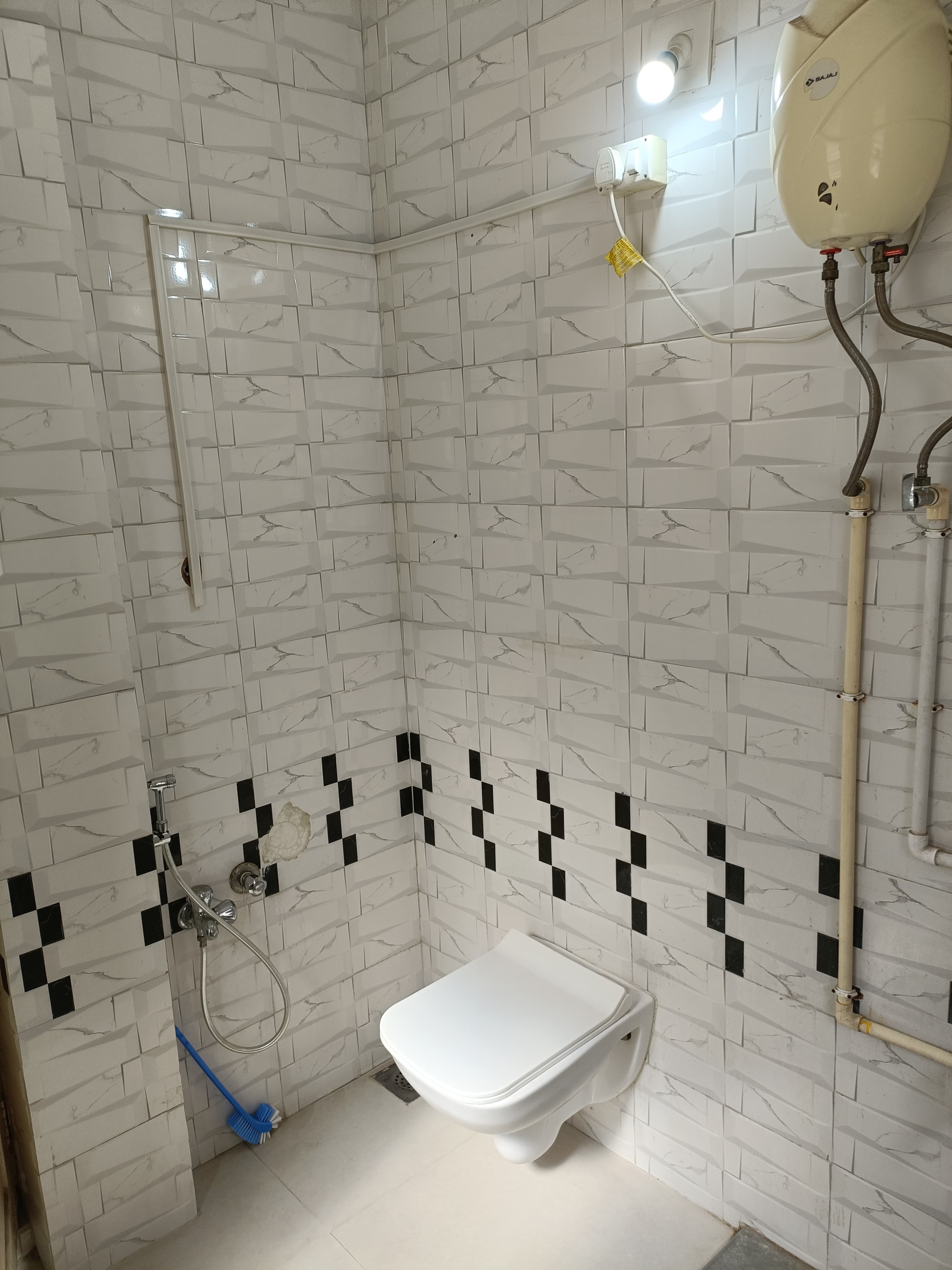 2 BHK 1700 Sq. Ft. Residential Tenament for Rent in Bodakdev Ahmedabad - Media 4