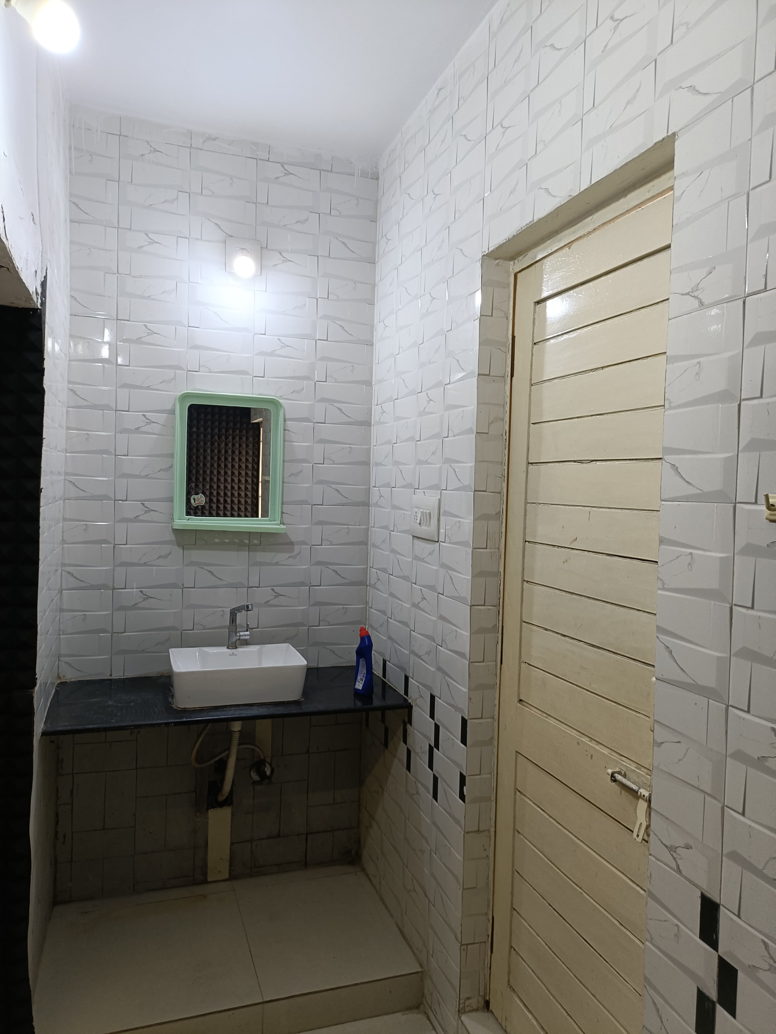 2 BHK 1700 Sq. Ft. Residential Tenament for Rent in Bodakdev Ahmedabad - Media 3
