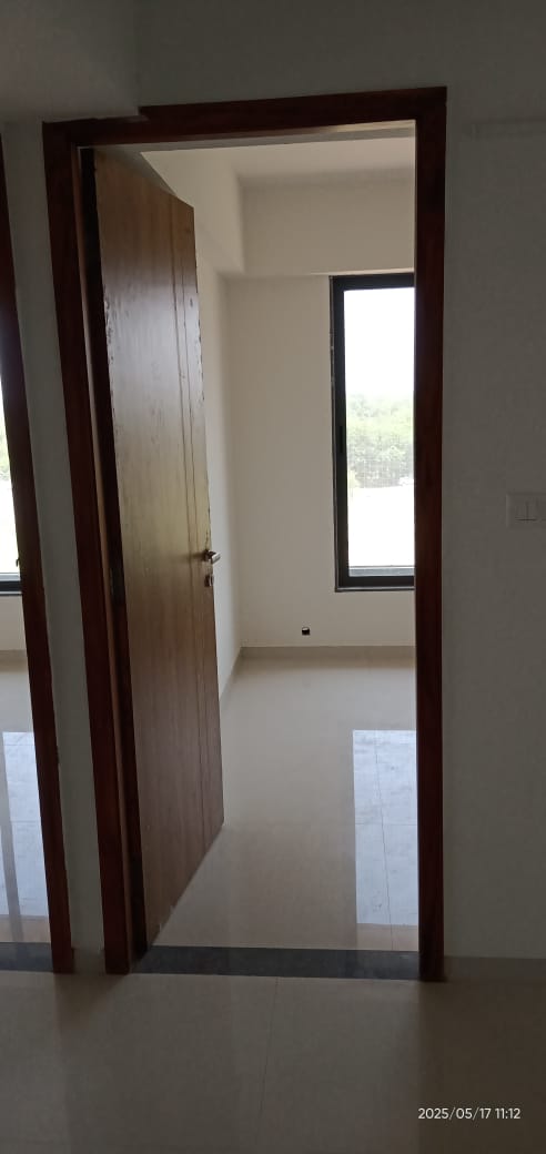 3 BHK 1692 Sq. Ft. Residential Flat / Appartment for Rent in Vaishnodevi Ahmedabad - Media 4