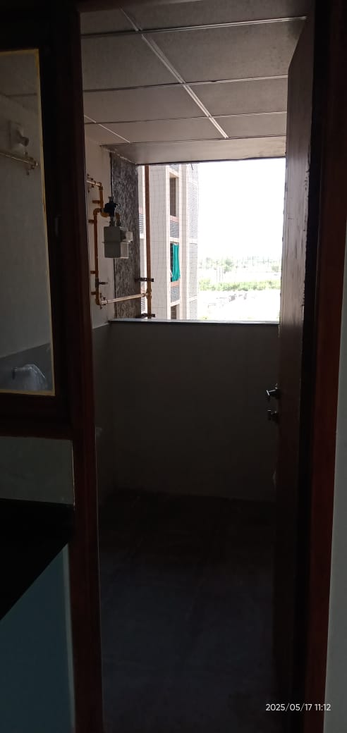 3 BHK 1692 Sq. Ft. Residential Flat / Appartment for Rent in Vaishnodevi Ahmedabad - Media 2