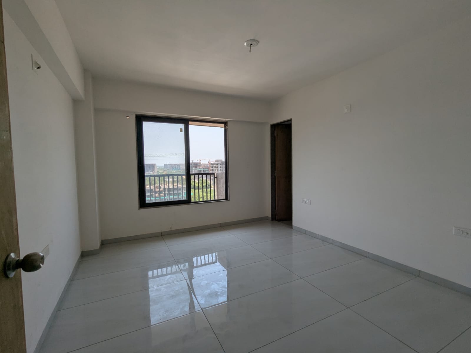 3 BHK 1836 Sq. Ft. Residential Flat / Appartment for Rent in Jagatpur Ahmedabad - Media 3