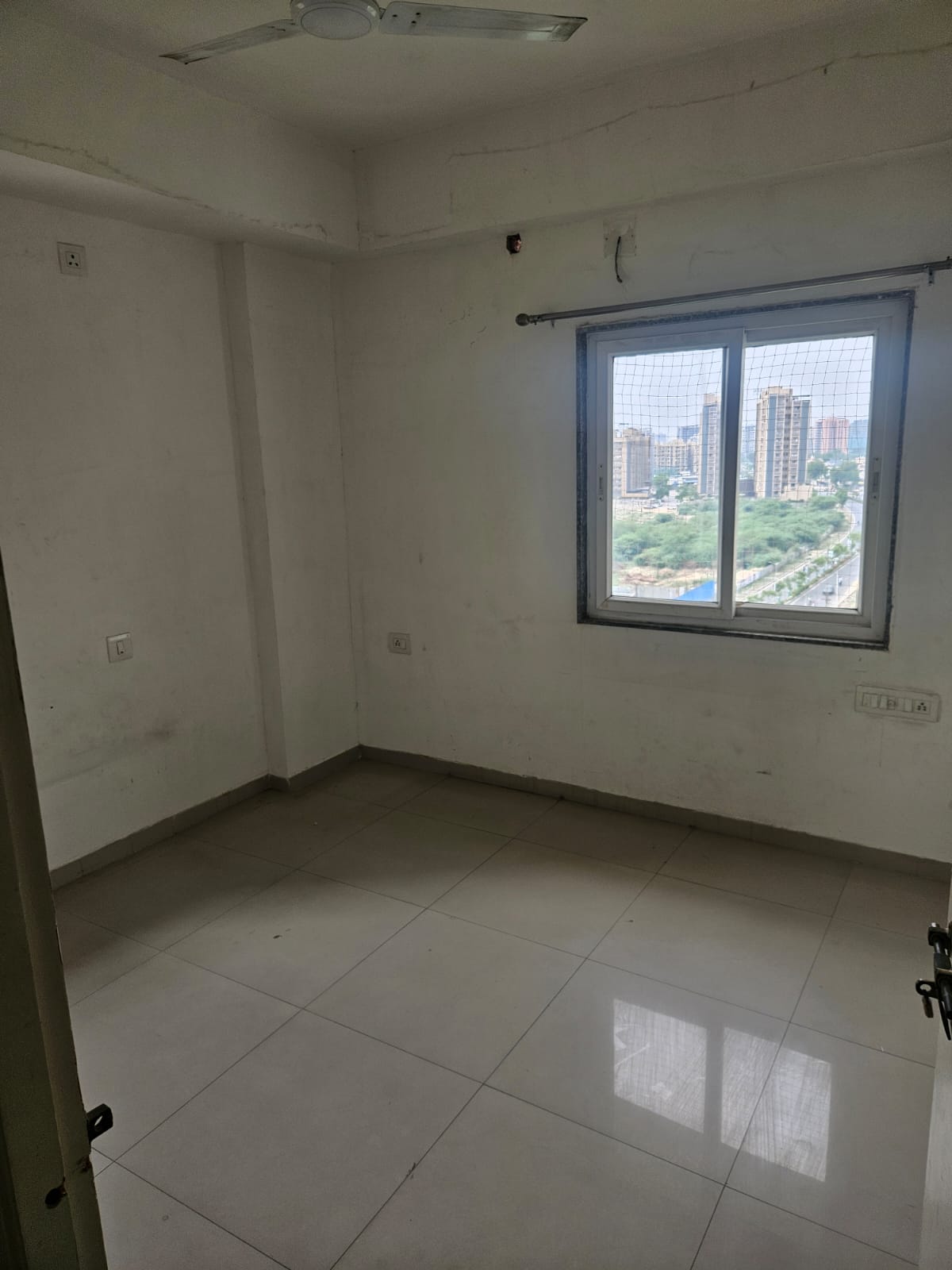 3 BHK 1980 Sq. Ft. Residential Flat / Appartment for Rent in Jagatpur Ahmedabad - Media 6
