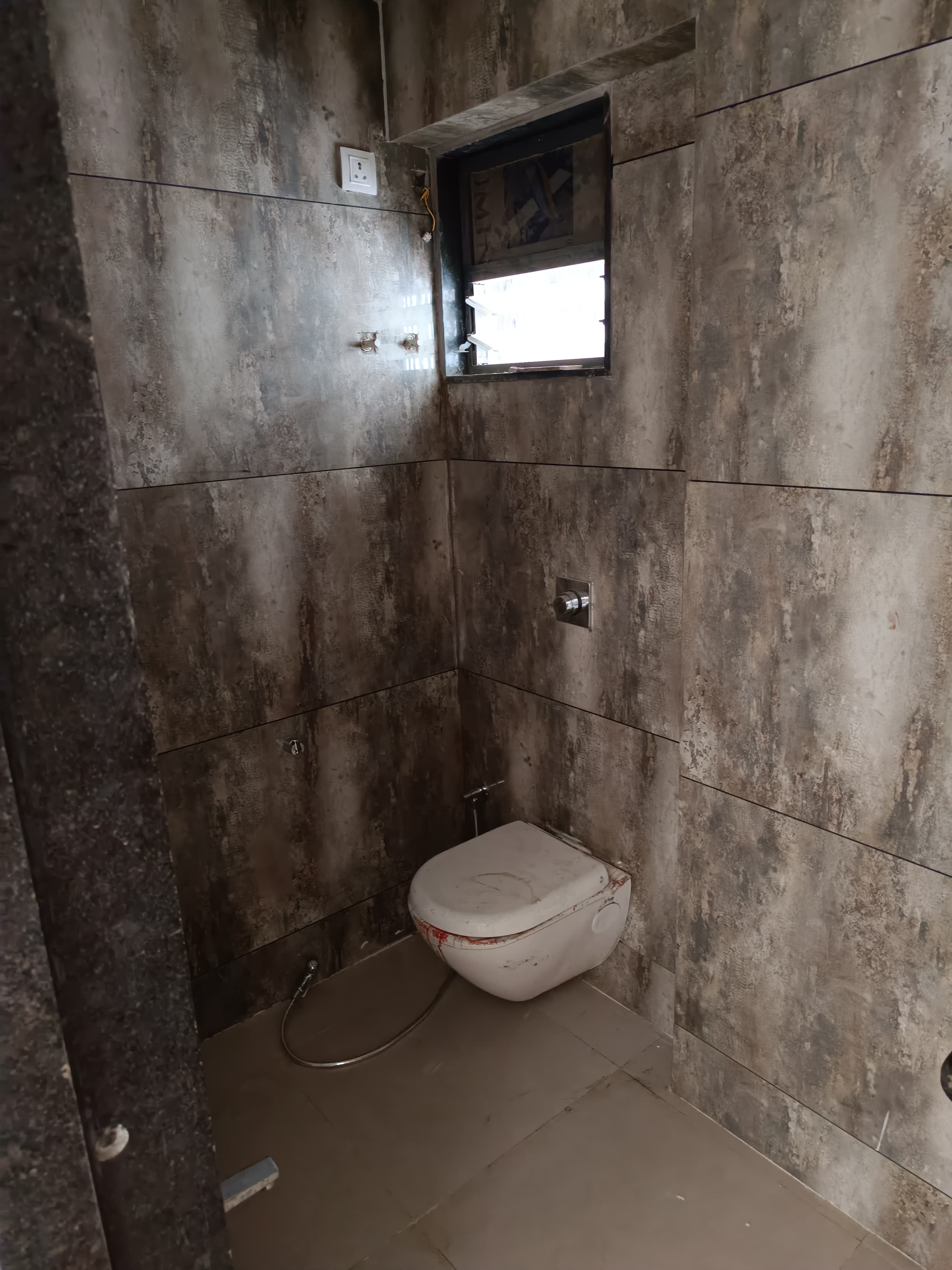 4 BHK 1500 Sq. Ft. Residential Flat / Appartment for Rent in Vaishnodevi Ahmedabad - Media 4