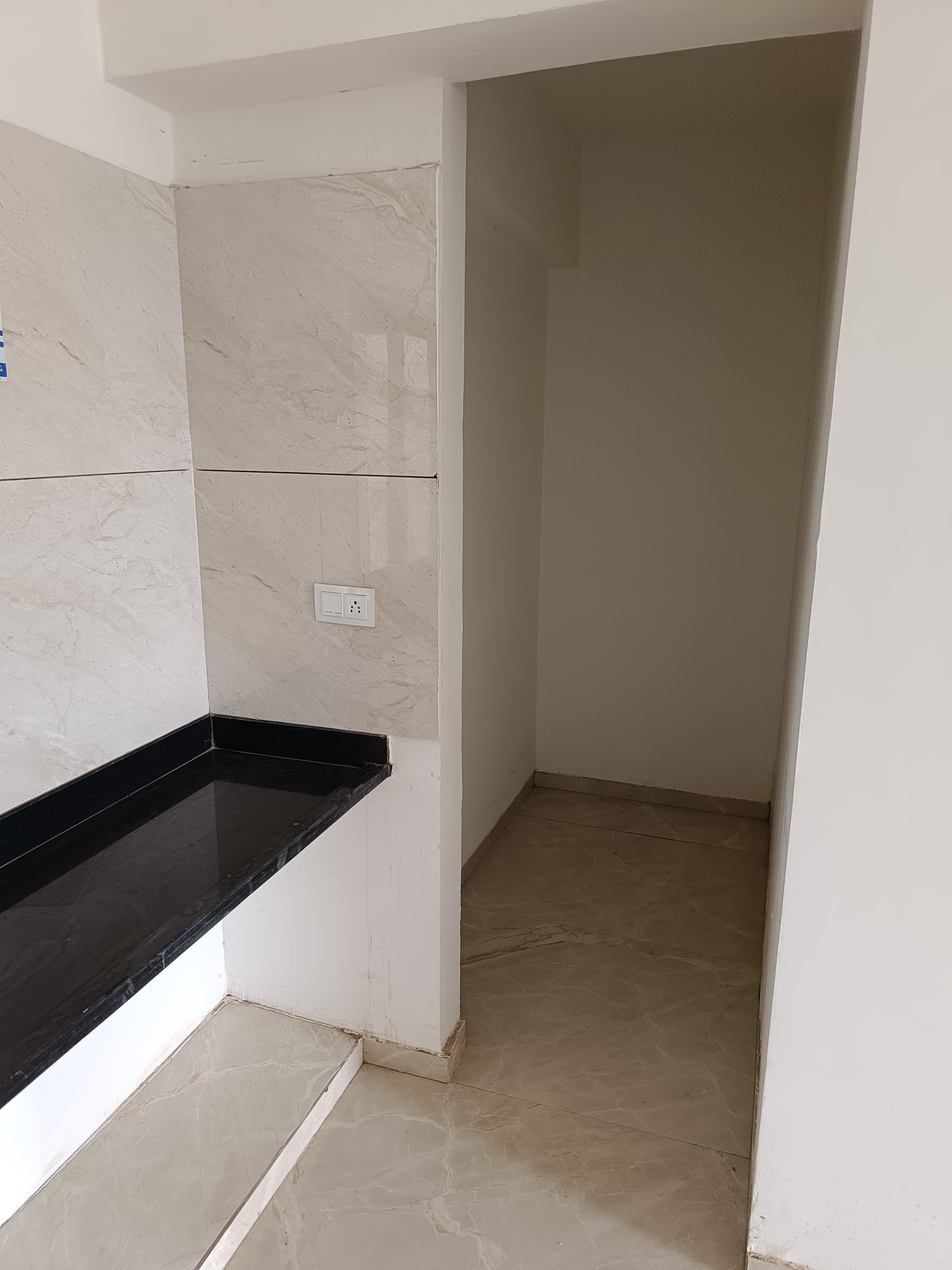 4 BHK 1500 Sq. Ft. Residential Flat / Appartment for Rent in Vaishnodevi Ahmedabad - Media 15
