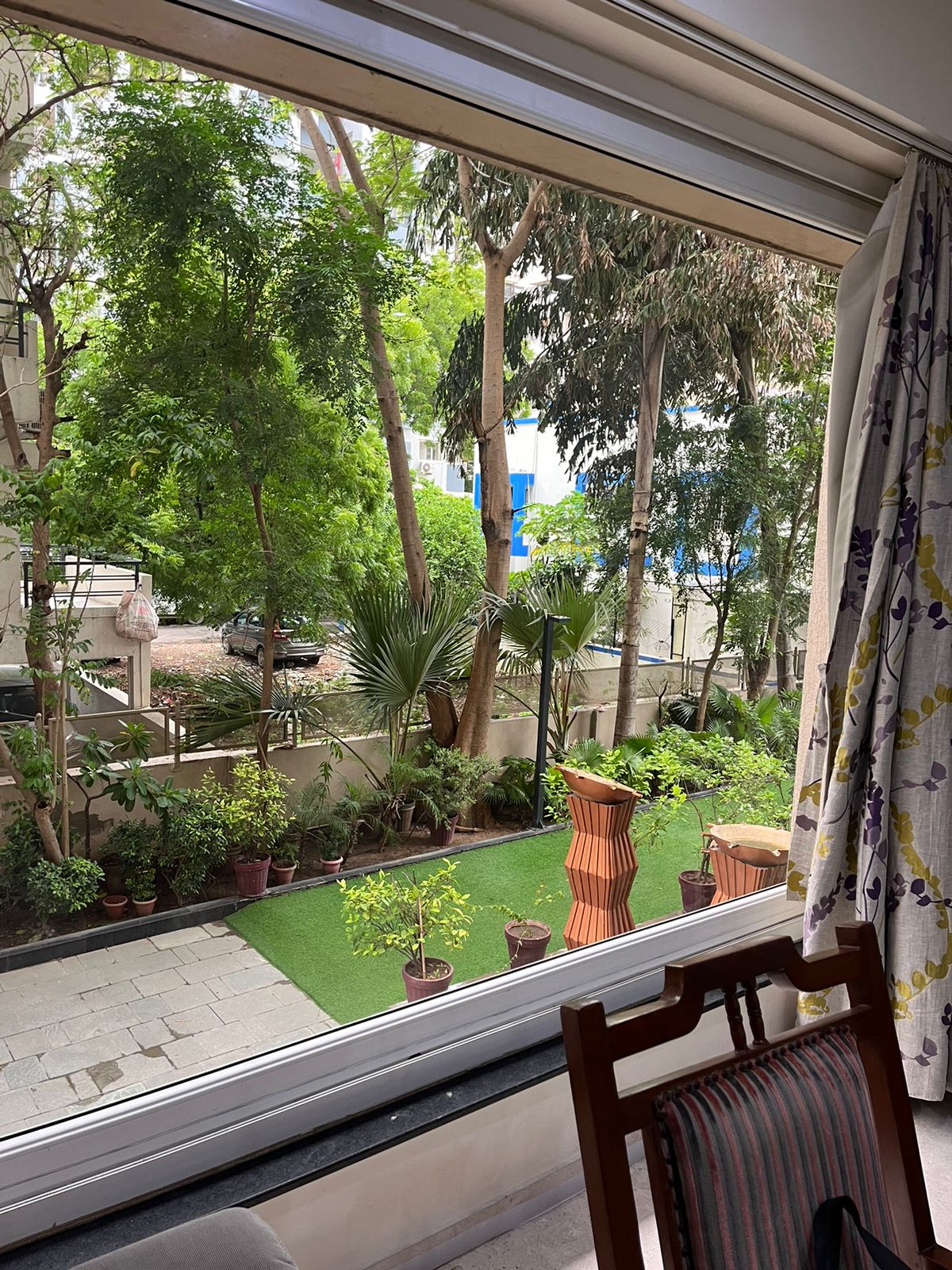 4 BHK 2750 Sq. Ft. Residential Flat / Appartment for Sell in Bodakdev Ahmedabad - Media 3