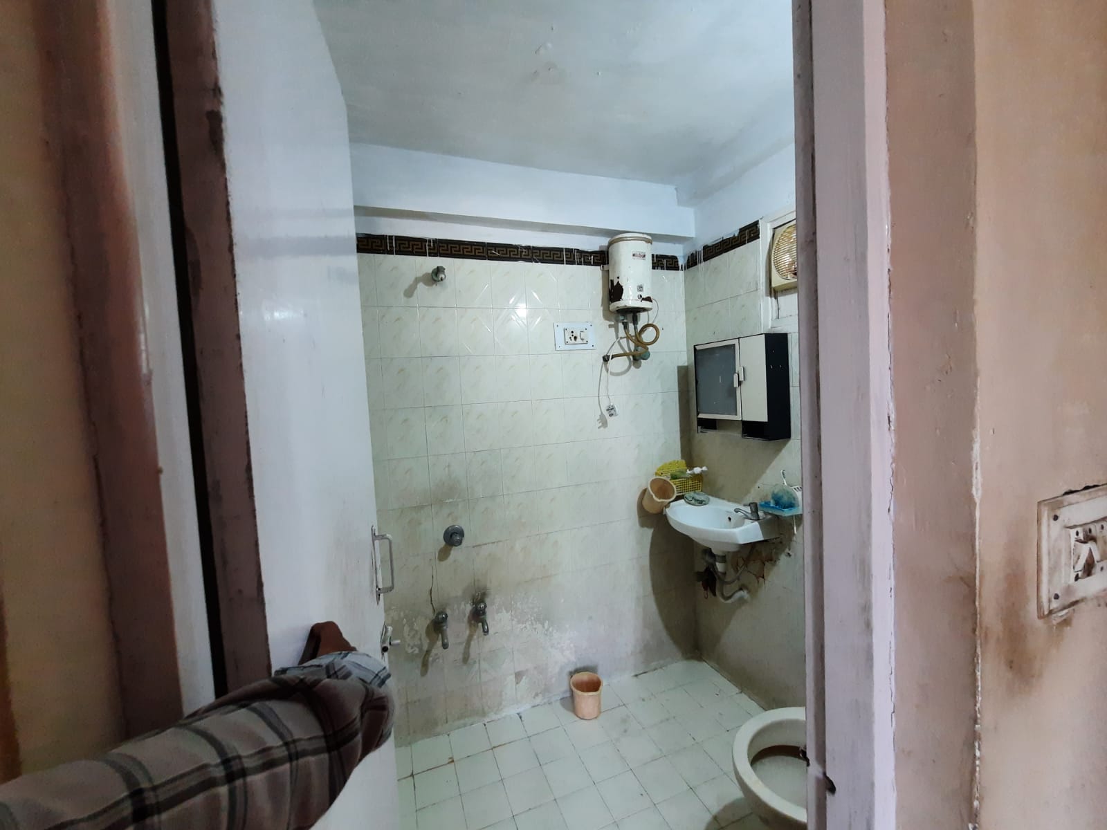3 BHK 1935 Sq. Ft. Residential Flat / Appartment for Sell in Bodakdev Ahmedabad - Media 8