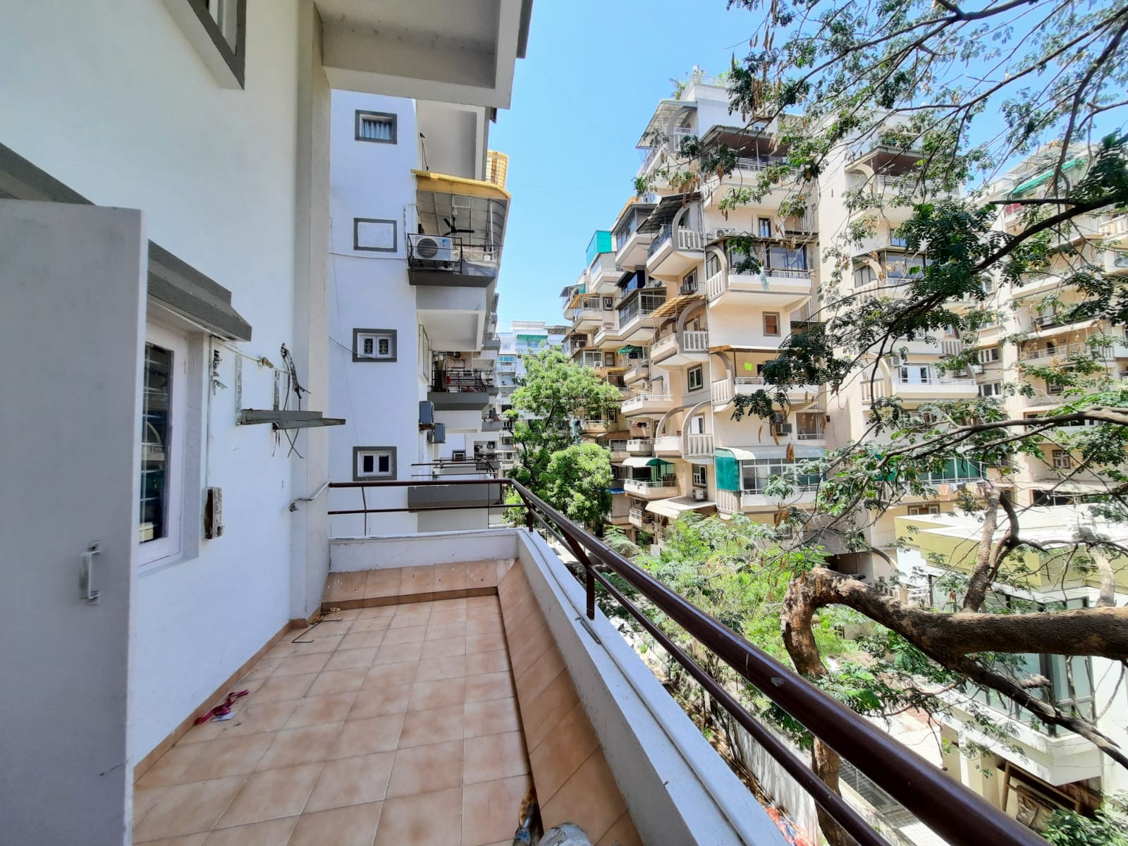 3 BHK 1935 Sq. Ft. Residential Flat / Appartment for Sell in Bodakdev Ahmedabad - Media 9