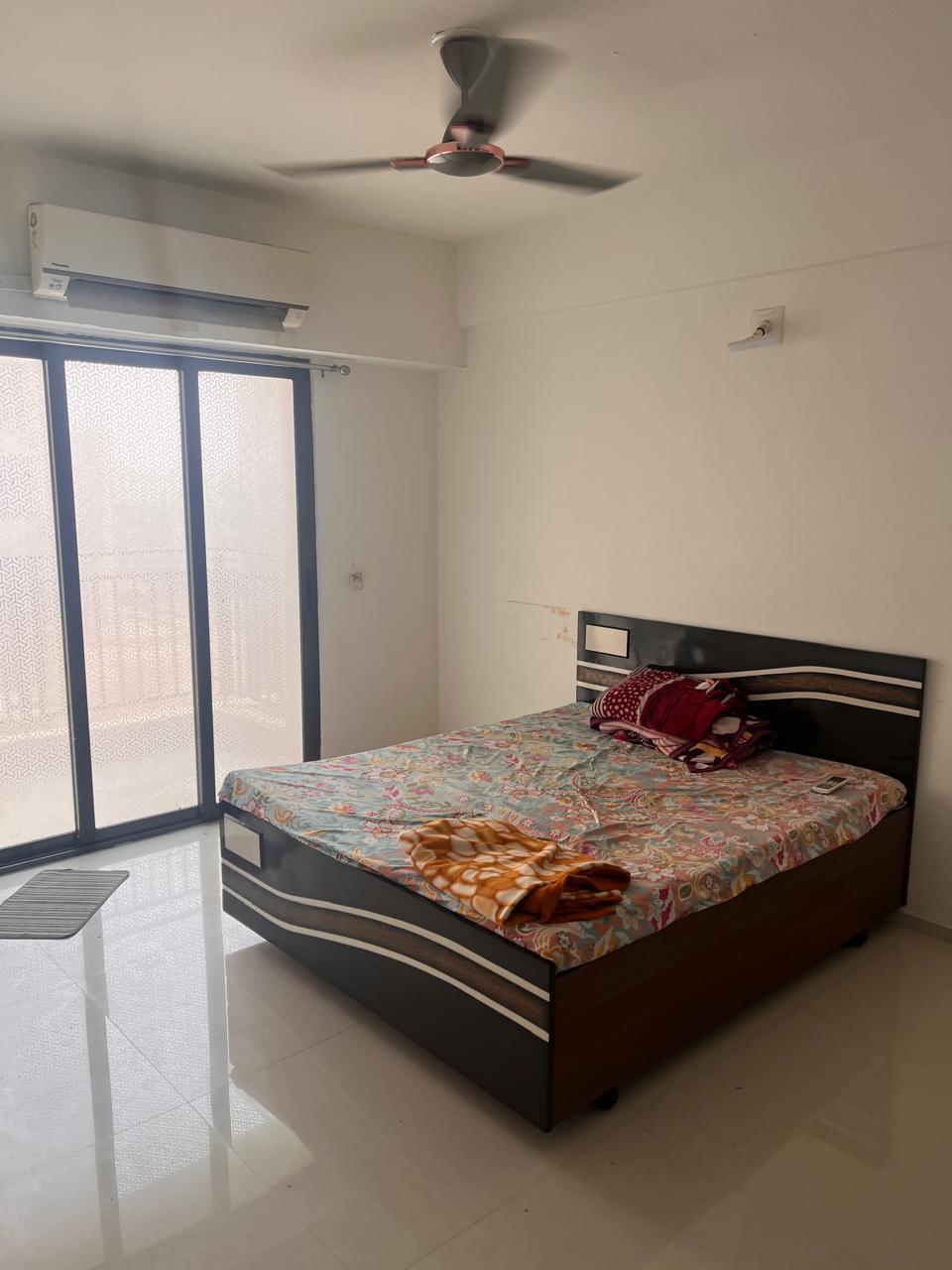 3 BHK 1600 Sq. Ft. Residential Flat / Appartment for Sell in Jagatpur Ahmedabad - Media 10