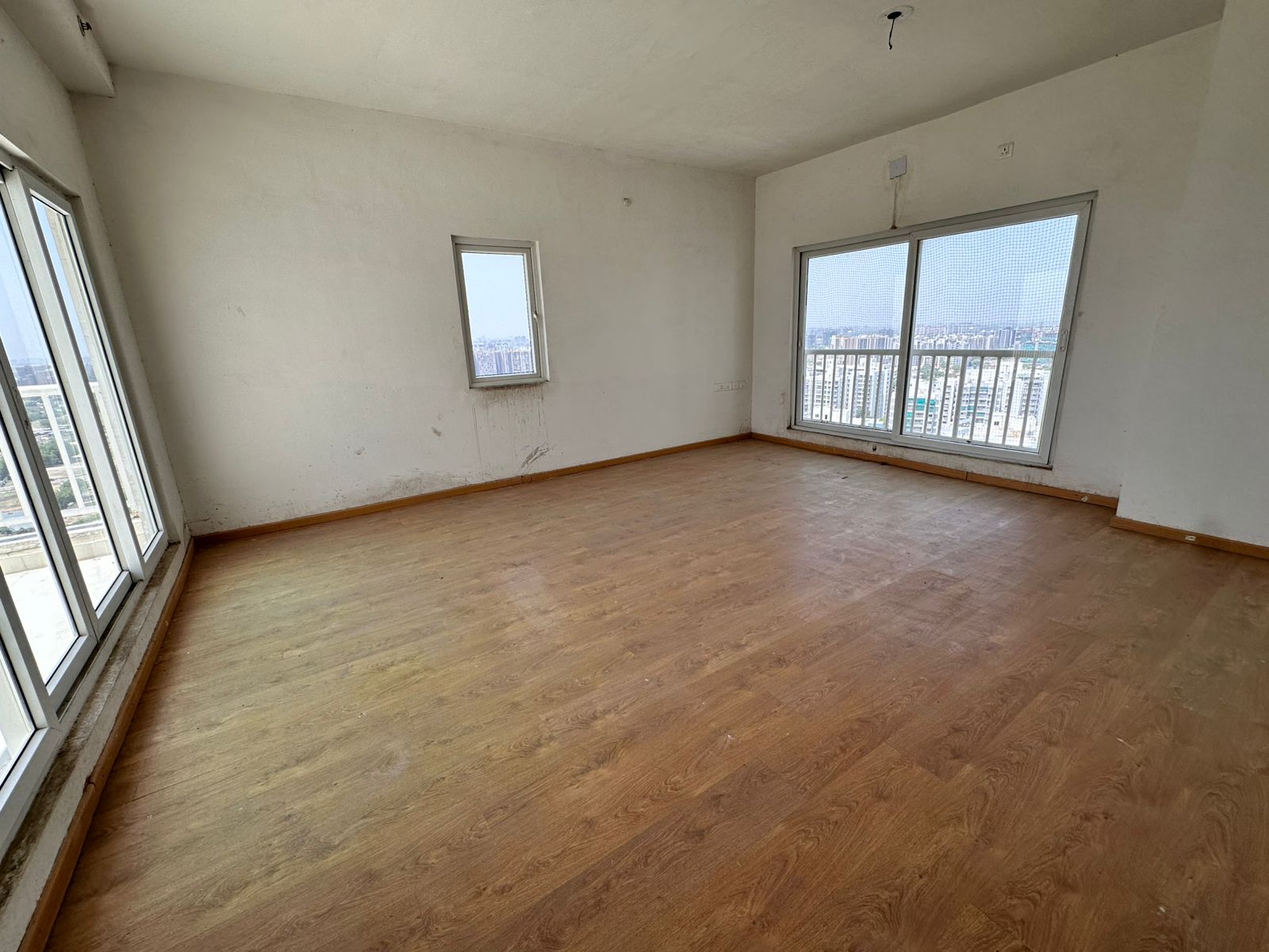 4 BHK 3920 Sq. Ft. Residential Penthouse for Sell in Jagatpur Ahmedabad - Media 3