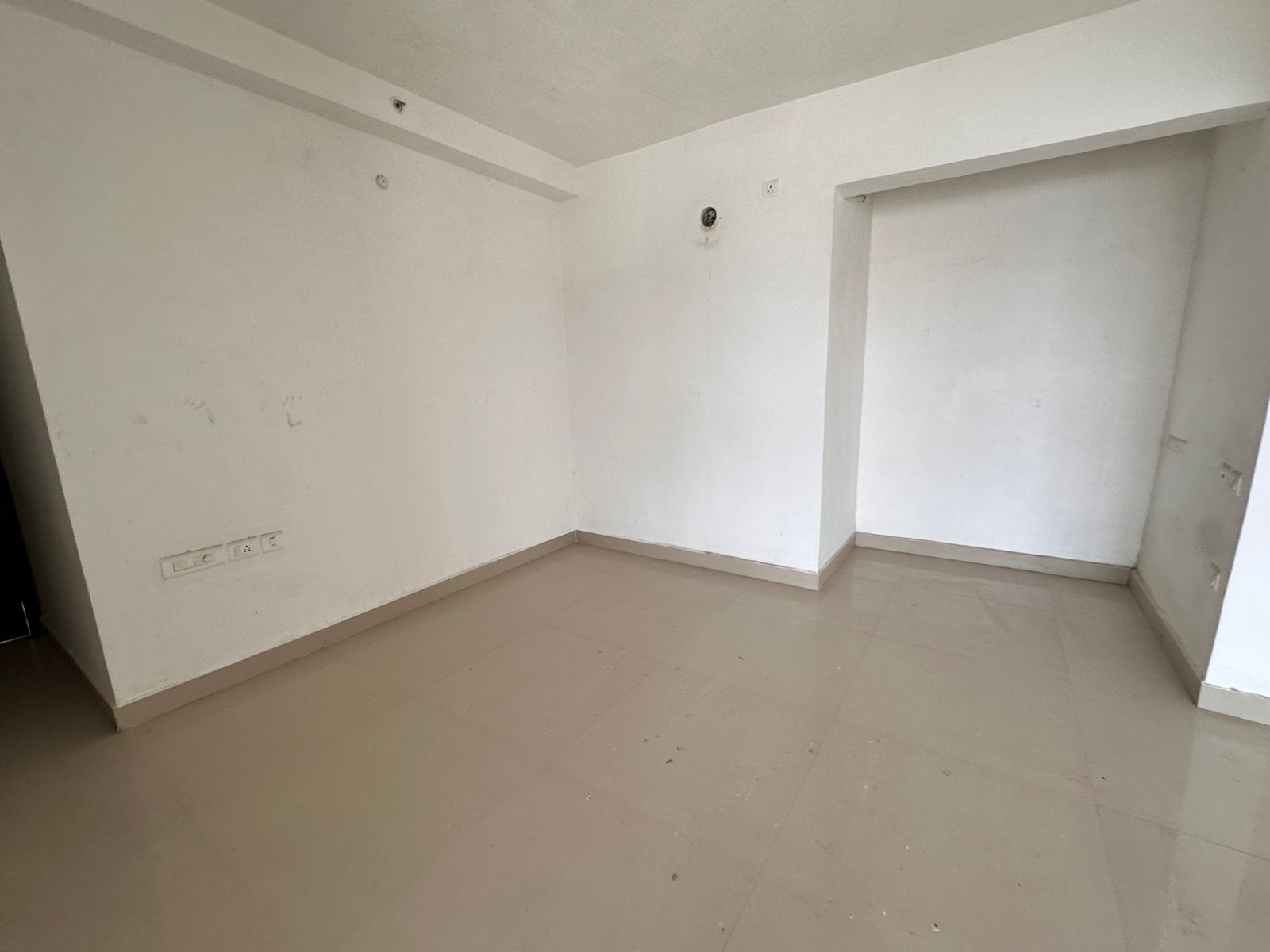 4 BHK 3920 Sq. Ft. Residential Penthouse for Sell in Jagatpur Ahmedabad - Media 8