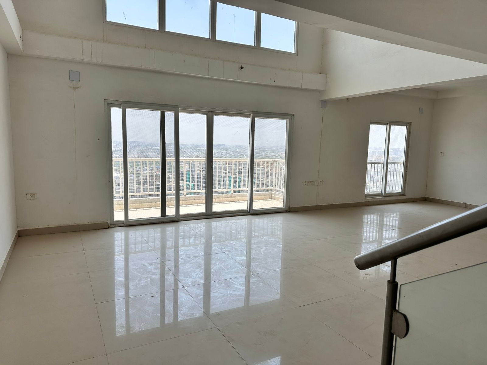4 BHK 3920 Sq. Ft. Residential Penthouse for Sell in Jagatpur Ahmedabad - Media 15