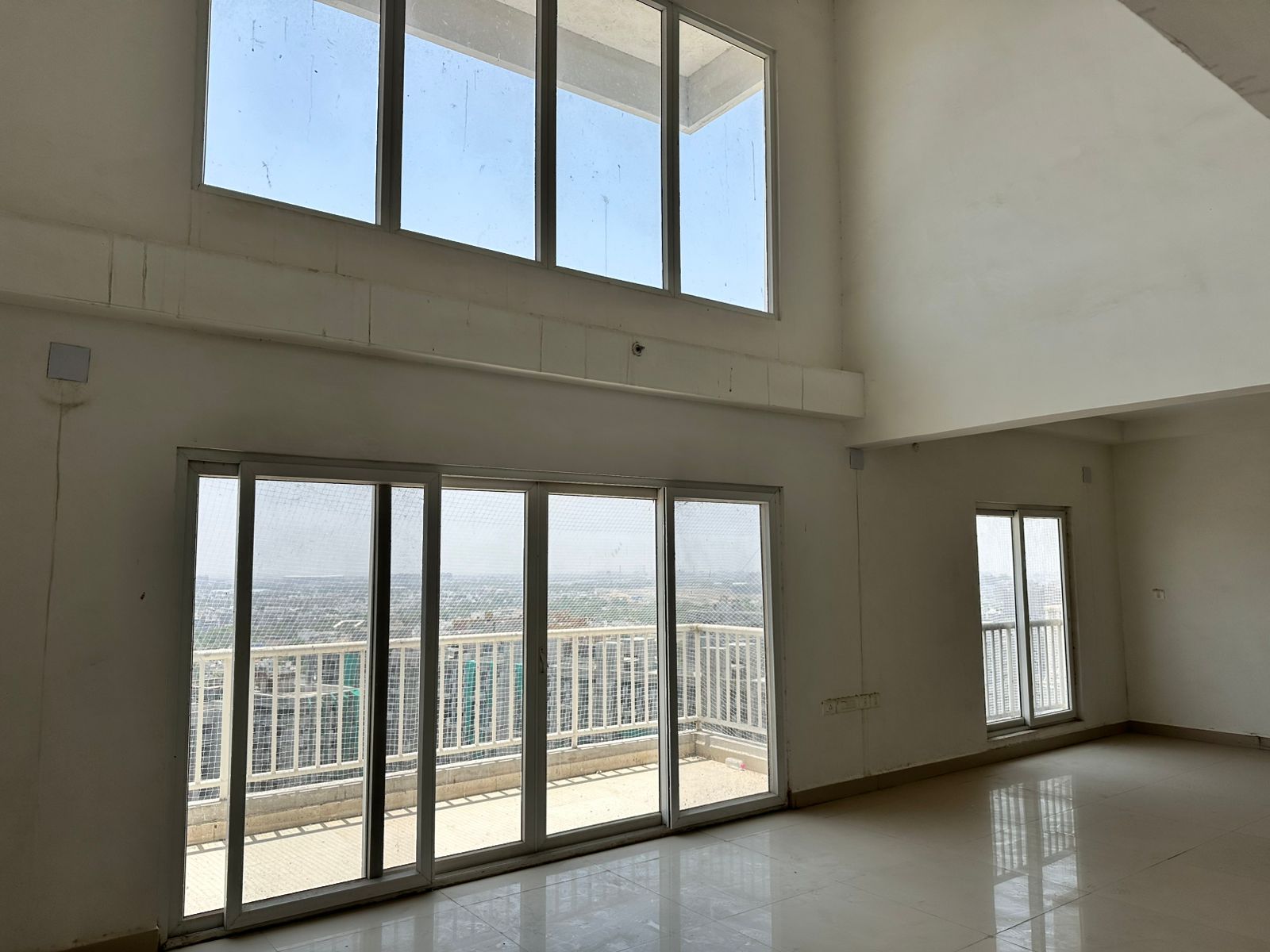 4 BHK 3920 Sq. Ft. Residential Penthouse for Sell in Jagatpur Ahmedabad - Media 10
