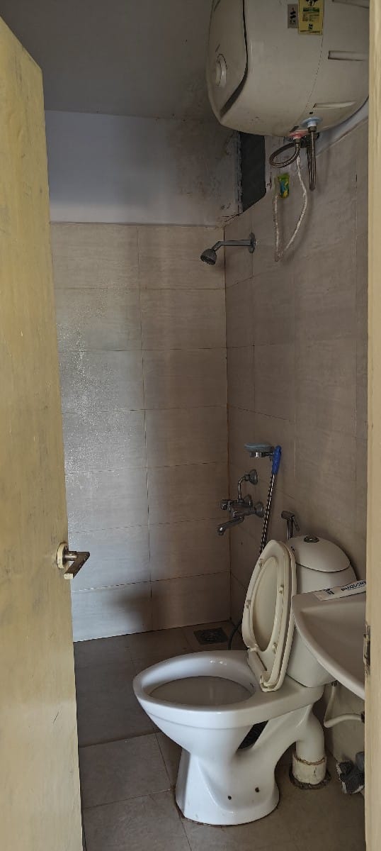 2 BHK 1270 Sq. Ft. Residential Flat / Appartment for Sell in Jagatpur Ahmedabad - Media 8