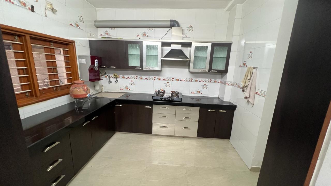 4 BHK 160 Sq. Yrd. Residential Bunglow / Villa for Sell in Thaltej Ahmedabad - Media 4