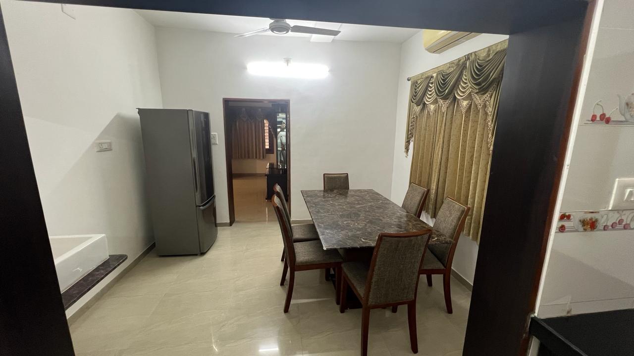 4 BHK 160 Sq. Yrd. Residential Bunglow / Villa for Sell in Thaltej Ahmedabad - Media 2