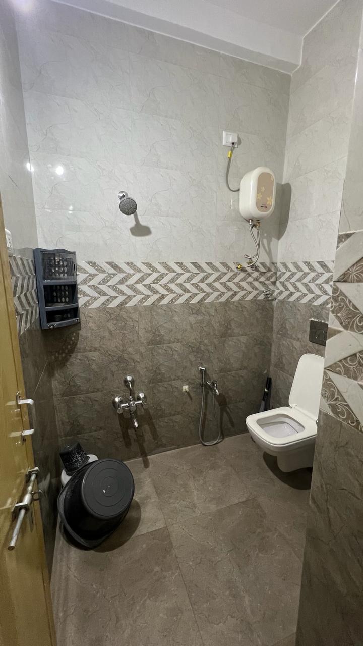 4 BHK 160 Sq. Yrd. Residential Bunglow / Villa for Sell in Thaltej Ahmedabad - Media 7