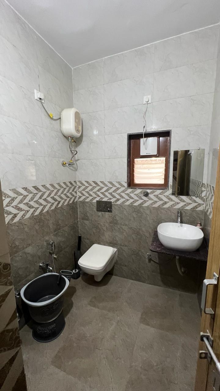 4 BHK 160 Sq. Yrd. Residential Bunglow / Villa for Sell in Thaltej Ahmedabad - Media 11