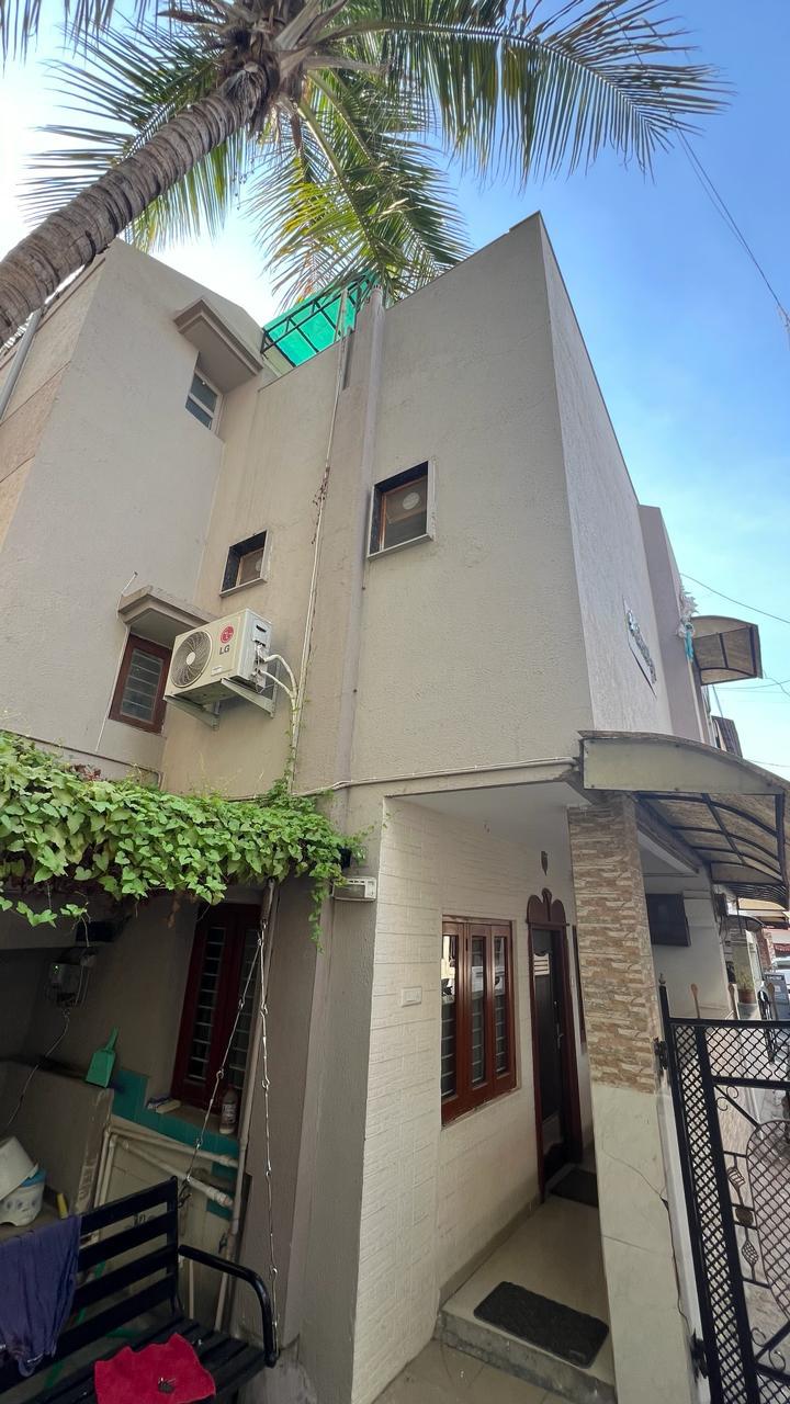 4 BHK 160 Sq. Yrd. Residential Bunglow / Villa for Sell in Thaltej Ahmedabad - Media 10