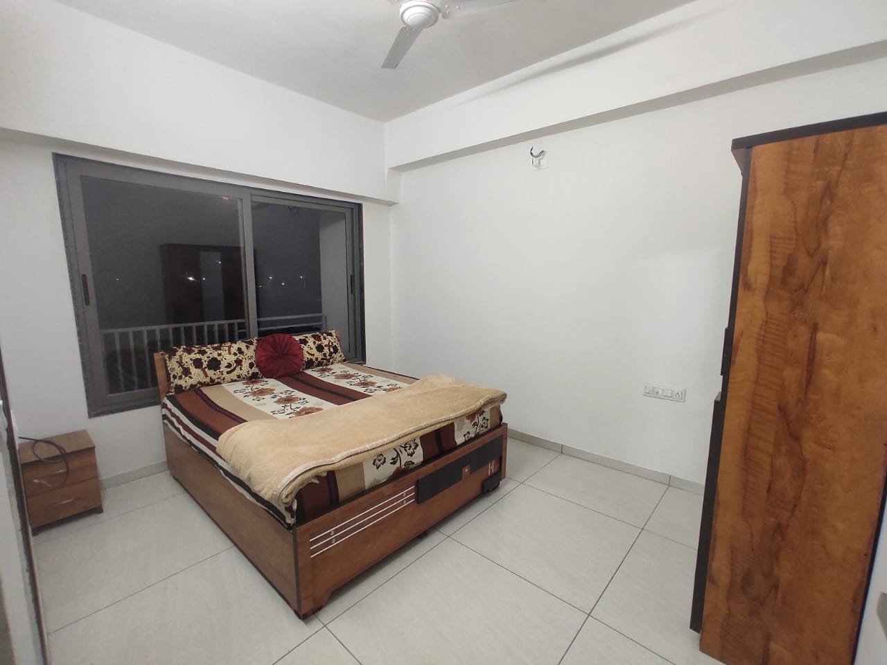 3 BHK 2007 Sq. Ft. Residential Flat / Appartment for Sell in Vaishnodevi Ahmedabad - Media 2