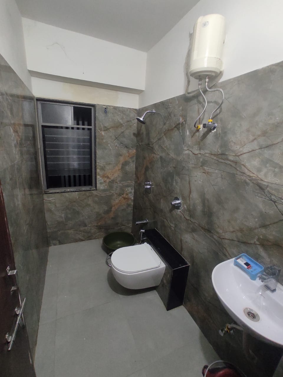 3 BHK 2007 Sq. Ft. Residential Flat / Appartment for Sell in Vaishnodevi Ahmedabad - Media 10