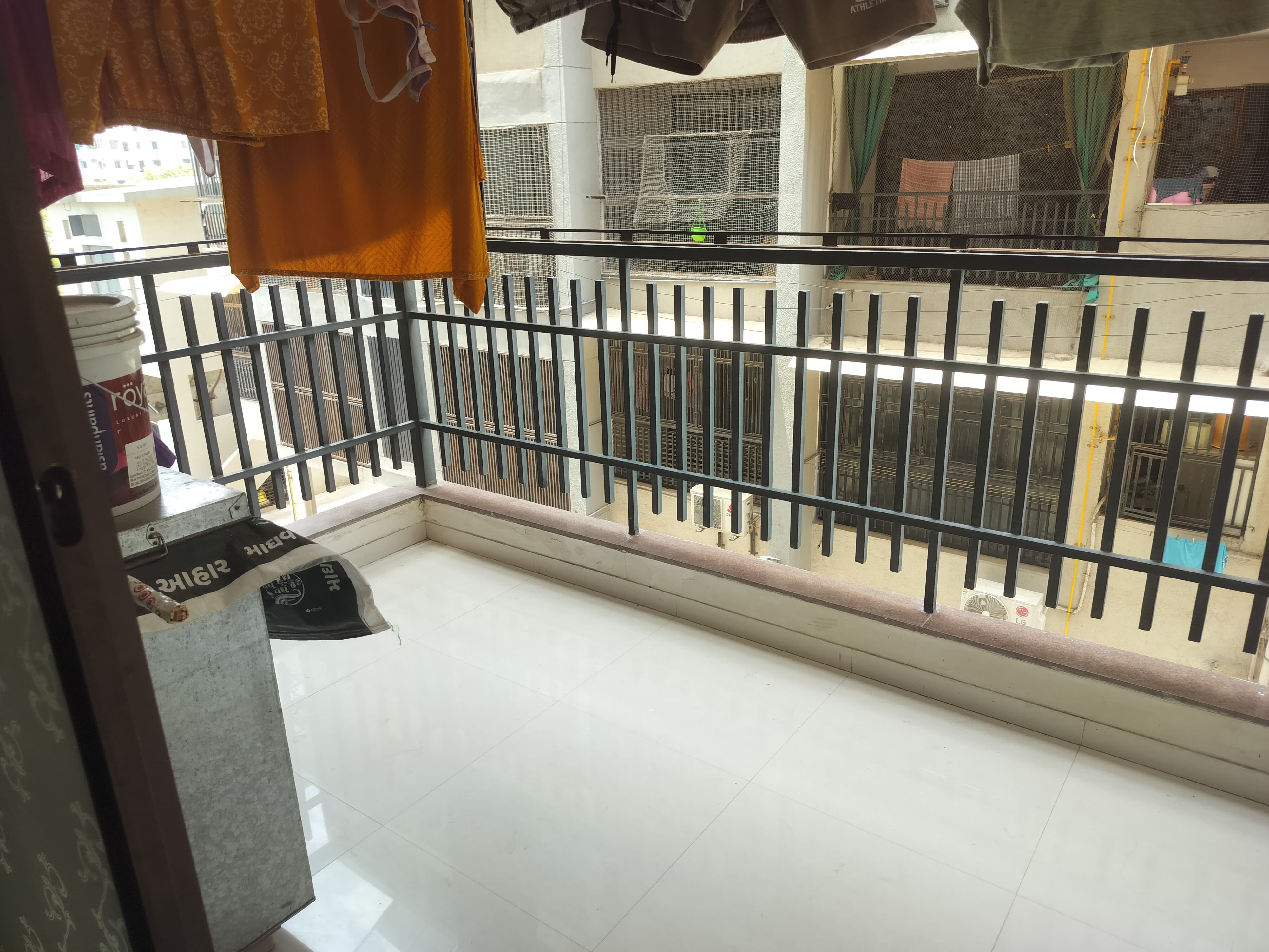 3 BHK 1899 Sq. Ft. Residential Flat / Appartment for Sell in Sola Ahmedabad - Media 4