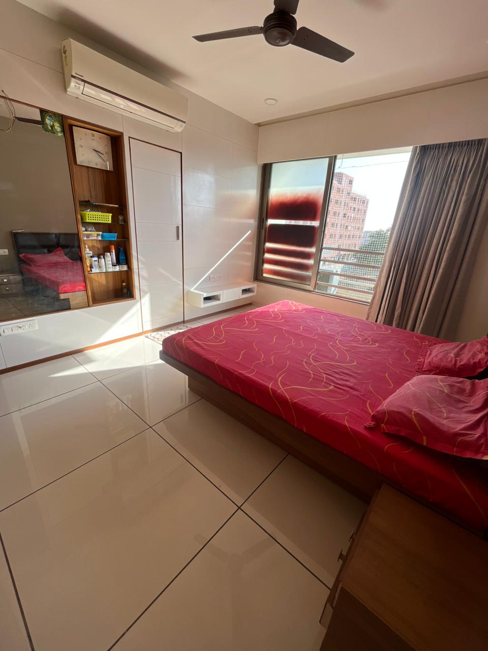 3 BHK 2700 Sq. Ft. Residential Flat / Appartment for Sell in Tragad Ahmedabad