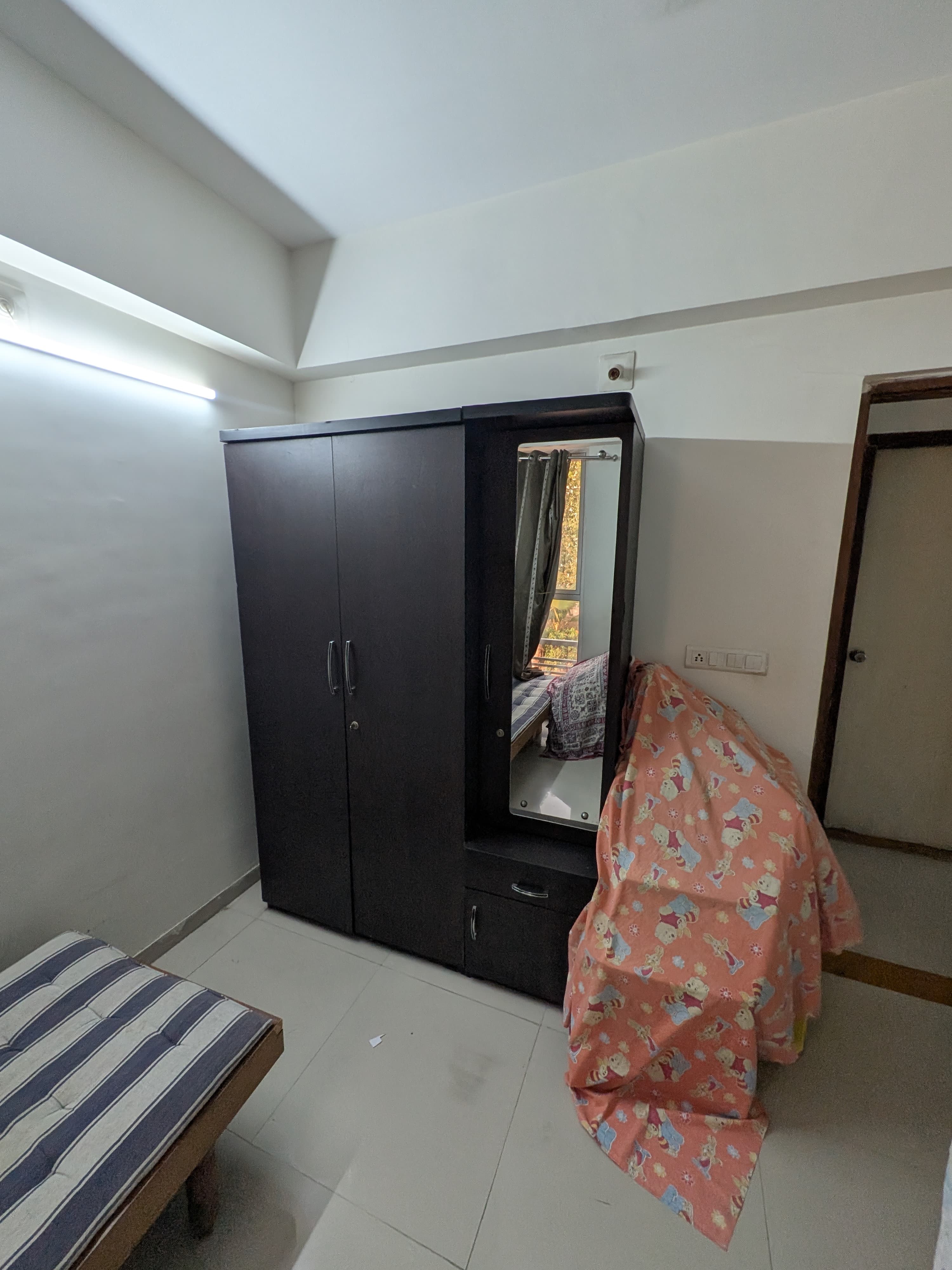 2 BHK 147 Sq. Yrd. Residential Flat / Appartment for Rent in Vaishnodevi Ahmedabad - Media 12