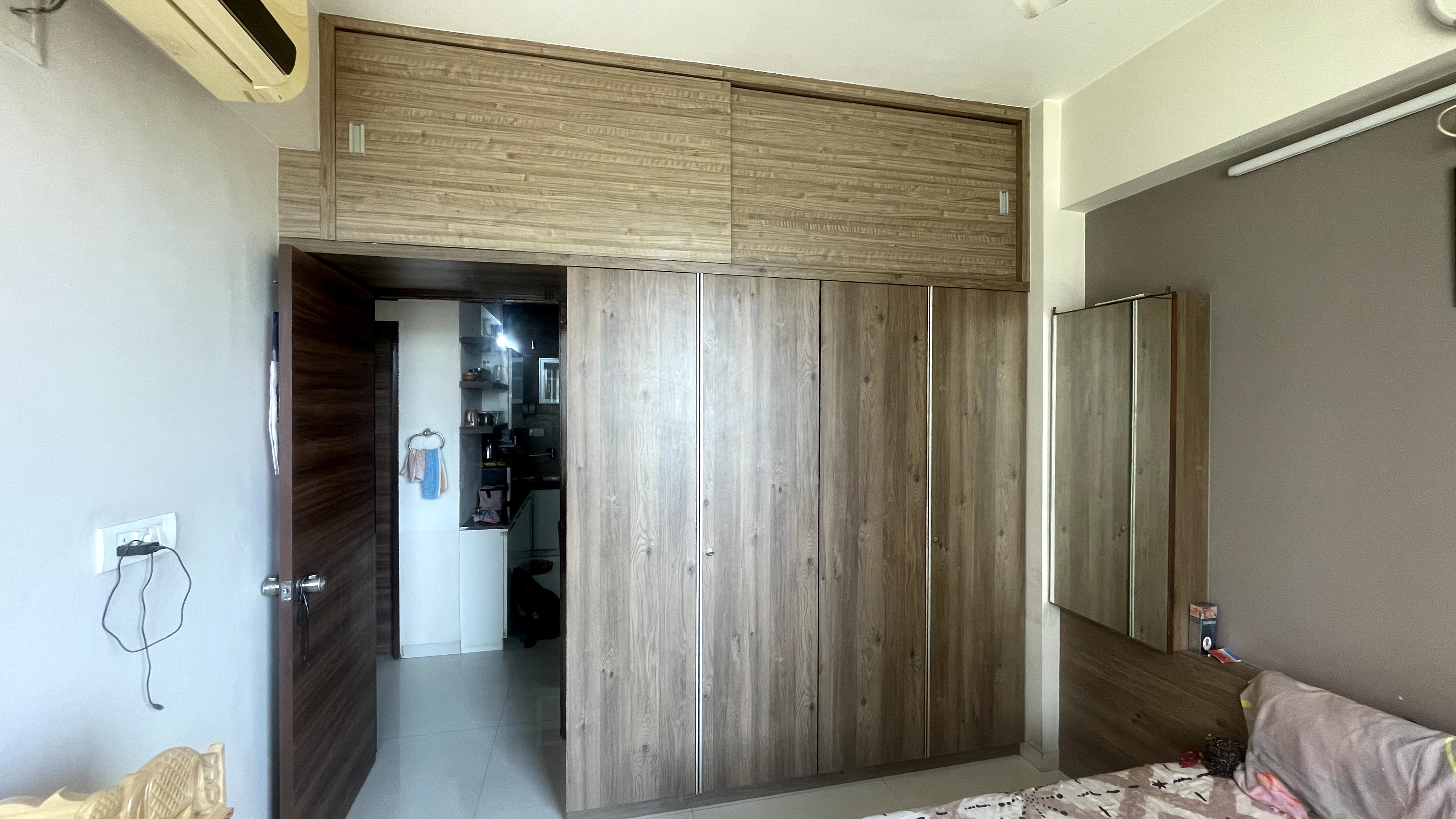 3 BHK 1512 Sq. Ft. Residential Flat / Appartment for Sell in Vaishnodevi Ahmedabad - Media 4