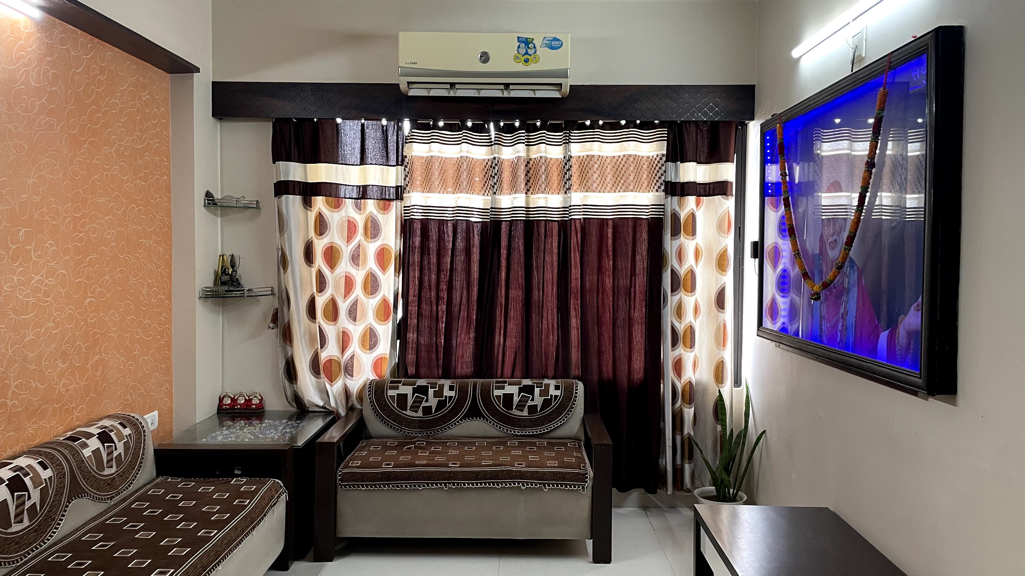 3 BHK 1512 Sq. Ft. Residential Flat / Appartment for Sell in Vaishnodevi Ahmedabad - Media 11