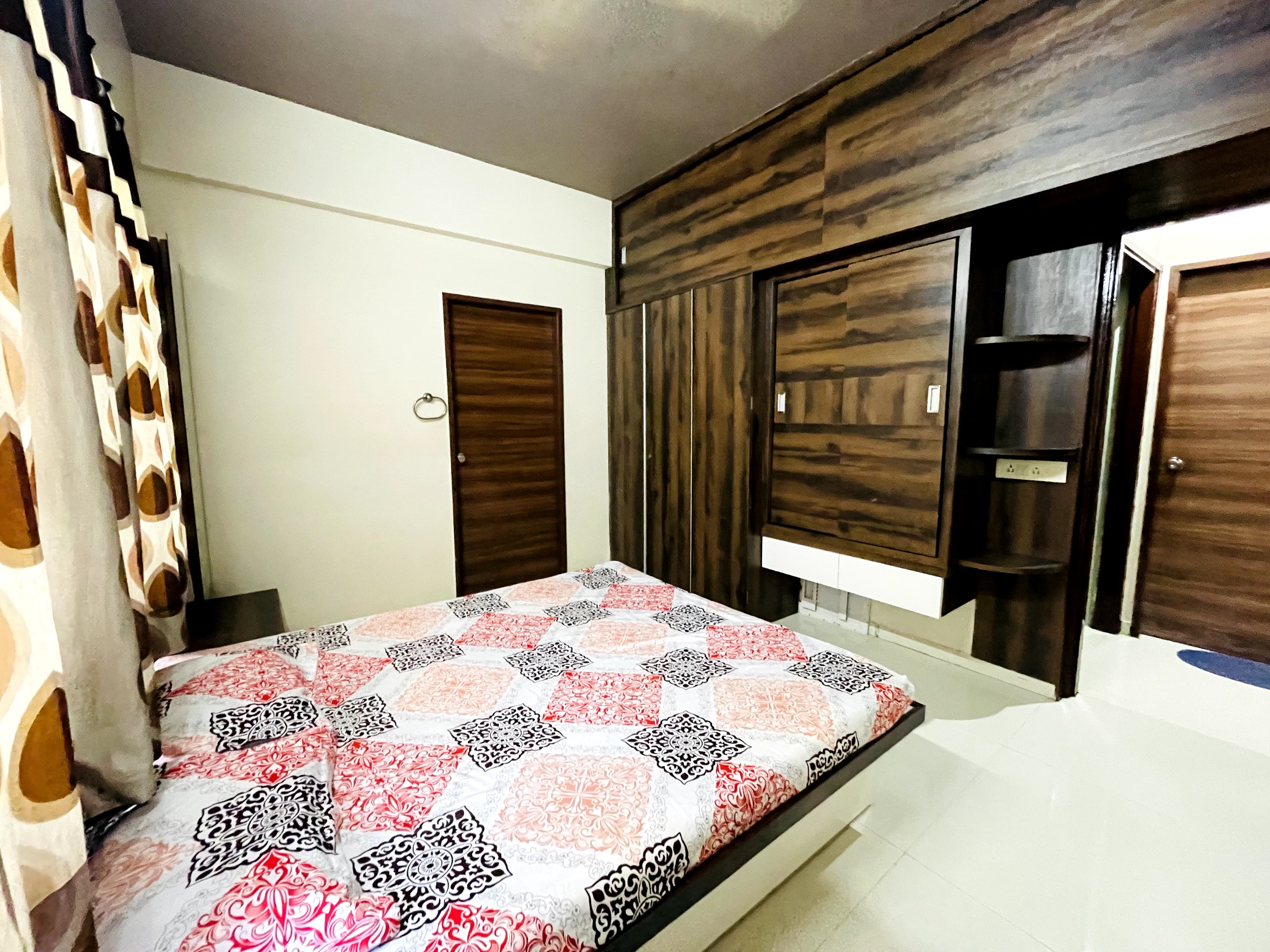 3 BHK 1512 Sq. Ft. Residential Flat / Appartment for Sell in Vaishnodevi Ahmedabad - Media 10