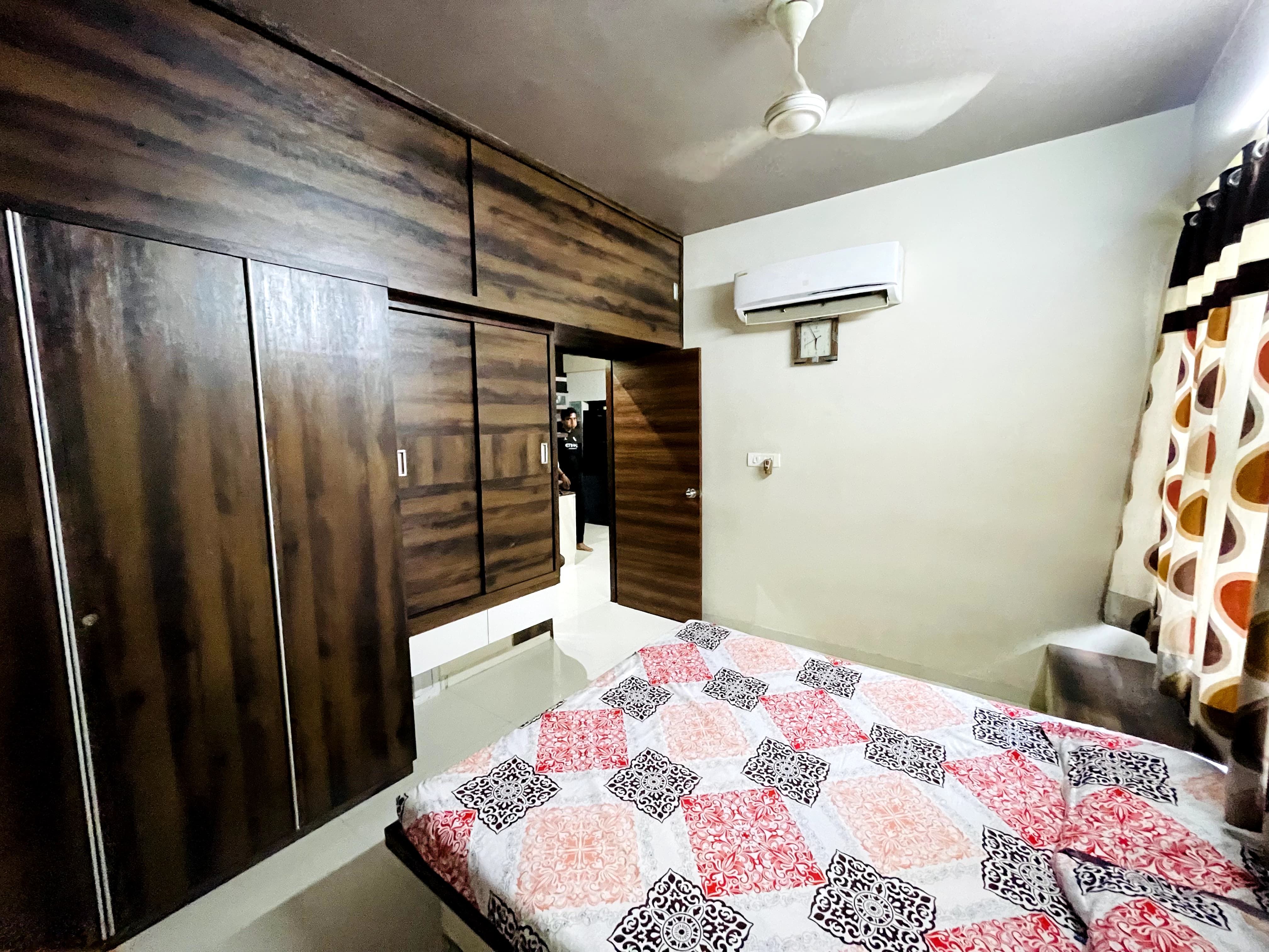 3 BHK 1512 Sq. Ft. Residential Flat / Appartment for Sell in Vaishnodevi Ahmedabad - Media 16