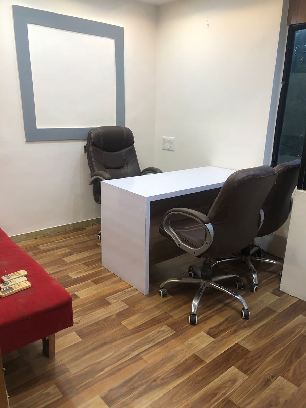 Office 1400 Sq. Ft. Commercial Office for Sell in Bodakdev Ahmedabad