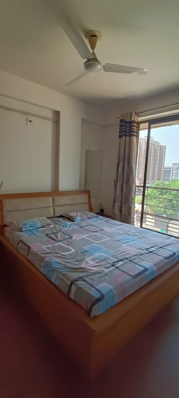 2 BHK 1053 Sq. Ft. Residential Flat / Appartment for Sell in Sg Highway Ahmedabad - Media 8