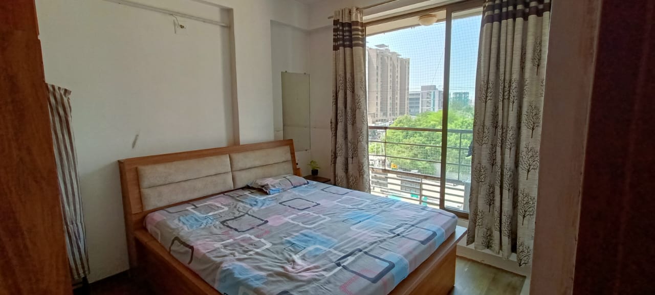 2 BHK 1053 Sq. Ft. Residential Flat / Appartment for Sell in Sg Highway Ahmedabad - Media 11