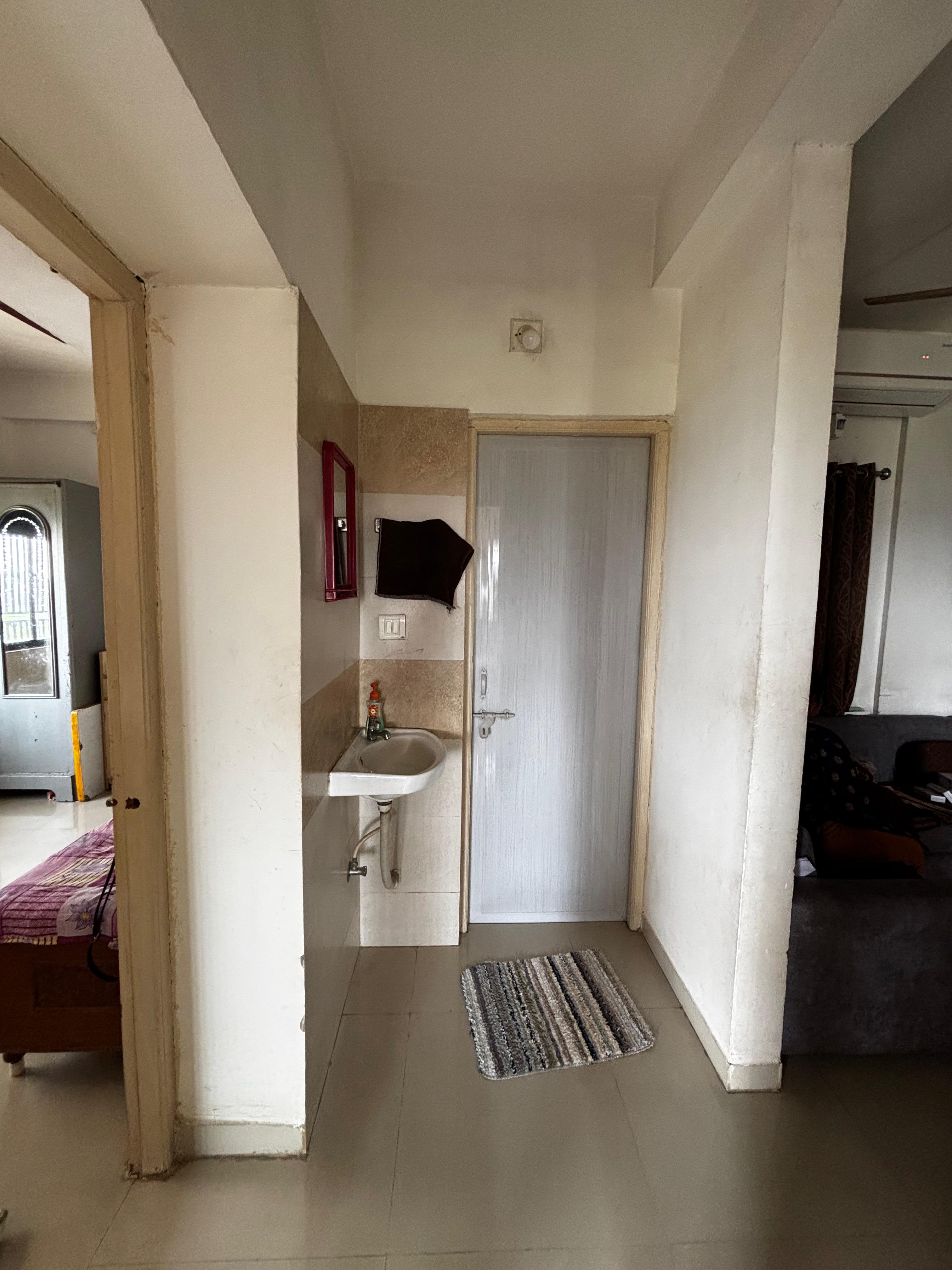 2 BHK 1172 Sq. Ft. Residential Flat / Appartment for Sell in Sola Ahmedabad - Media 8