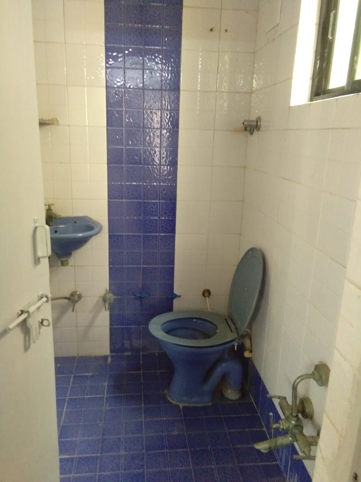 3 BHK 210 Sq. Yrd. Residential Flat / Appartment for Sell in Thaltej Ahmedabad - Media 13